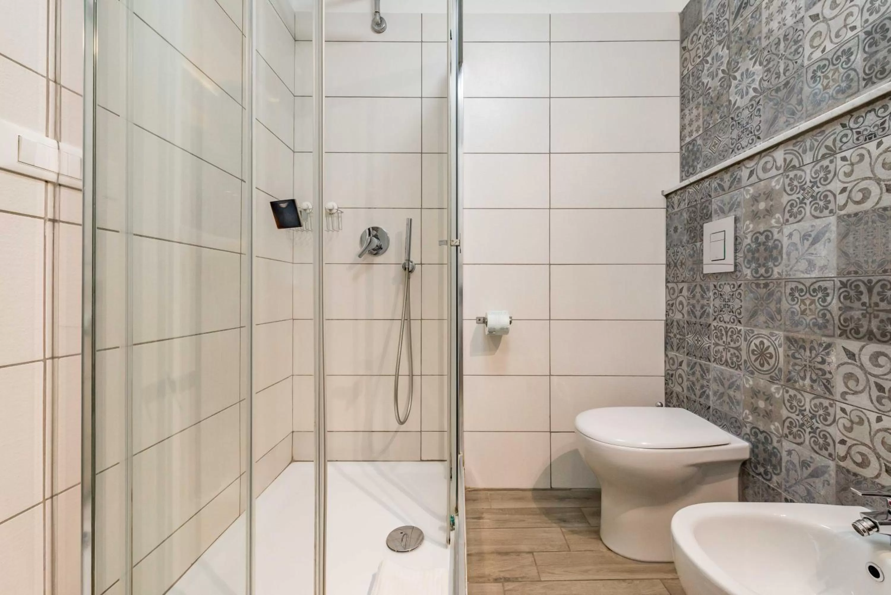 Bathroom in Un Attimo A Roma B&B