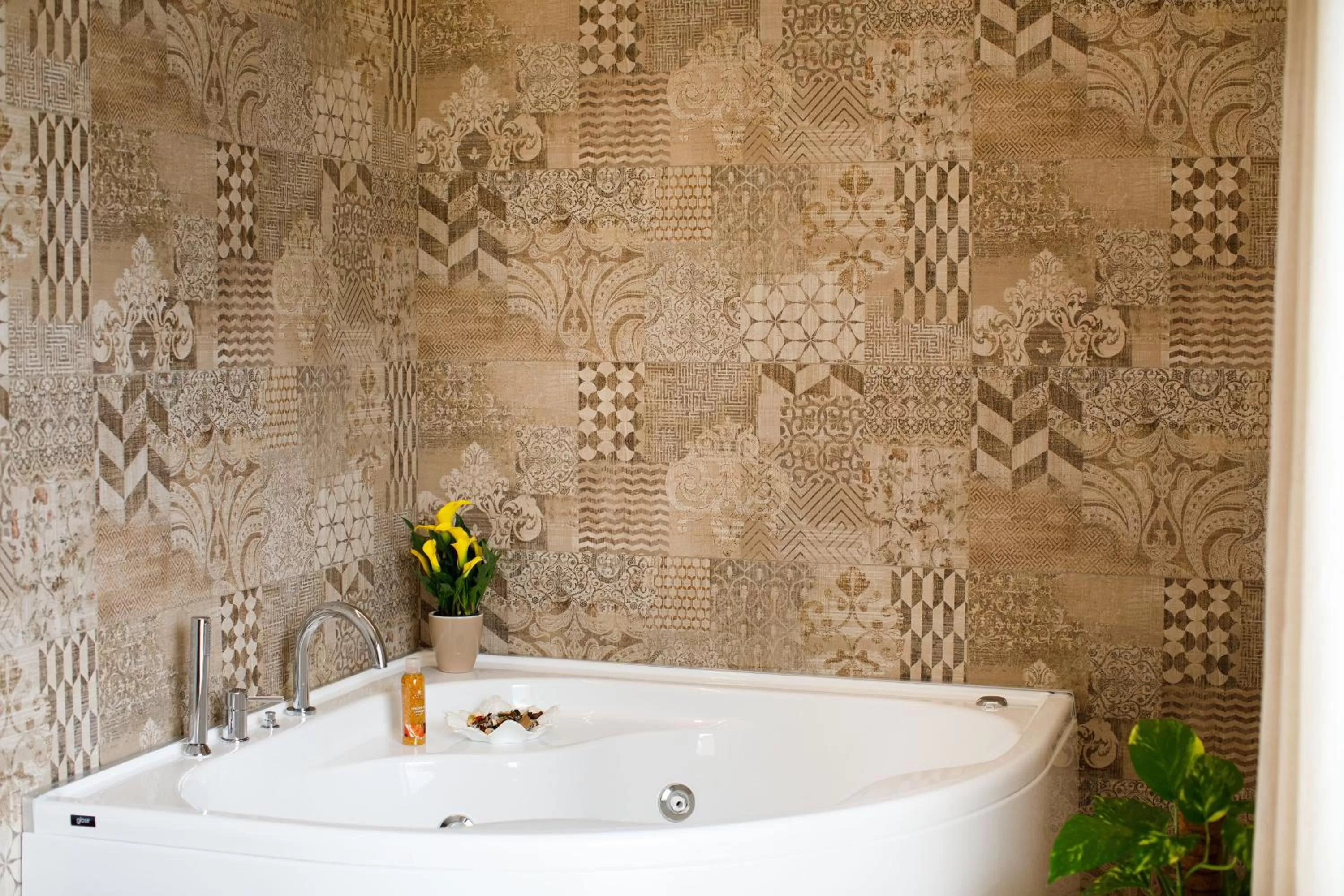 Hot Tub in Le Muse Suite