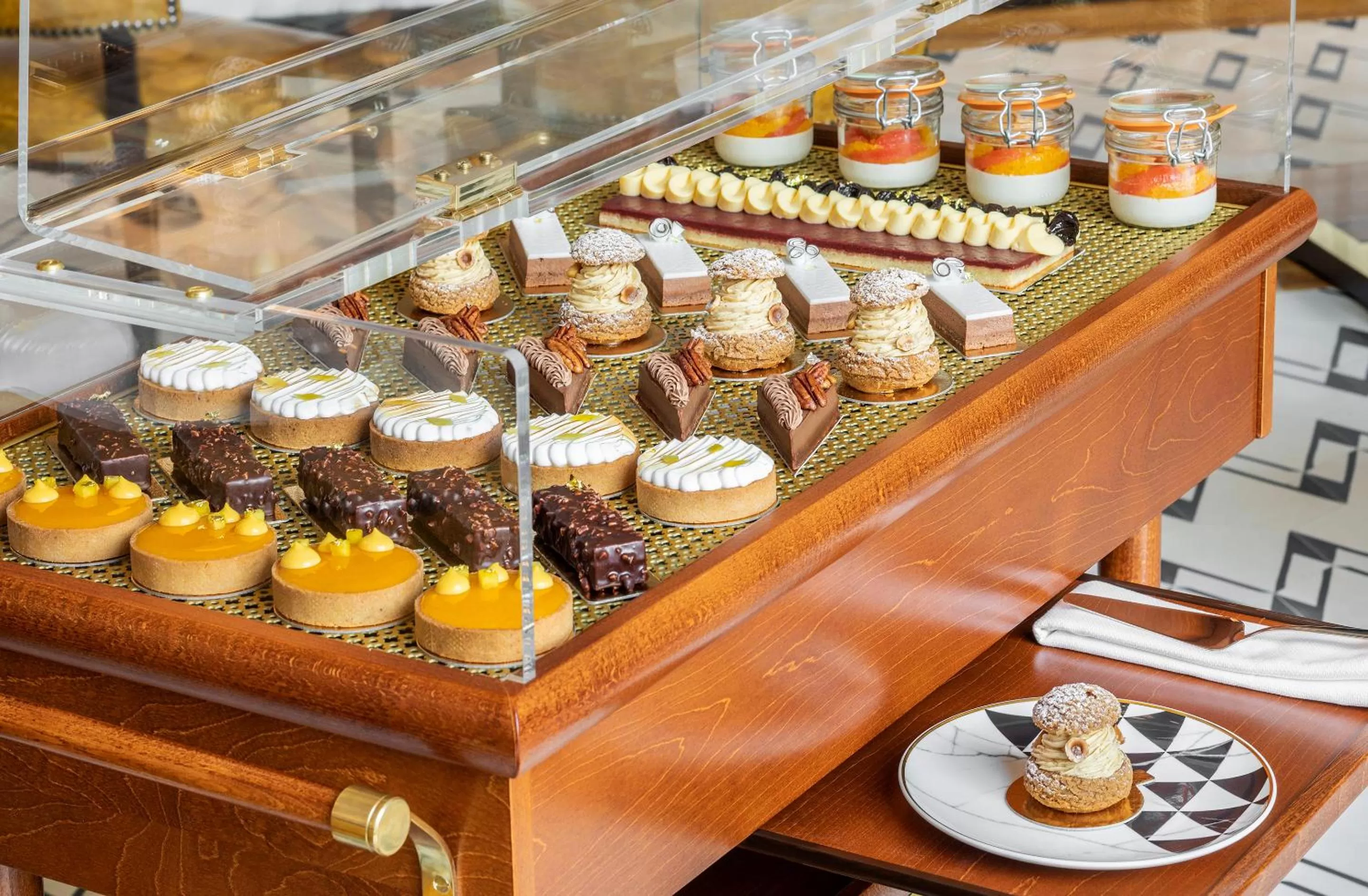 Food and drinks in Maison Albar - Le Monumental Palace