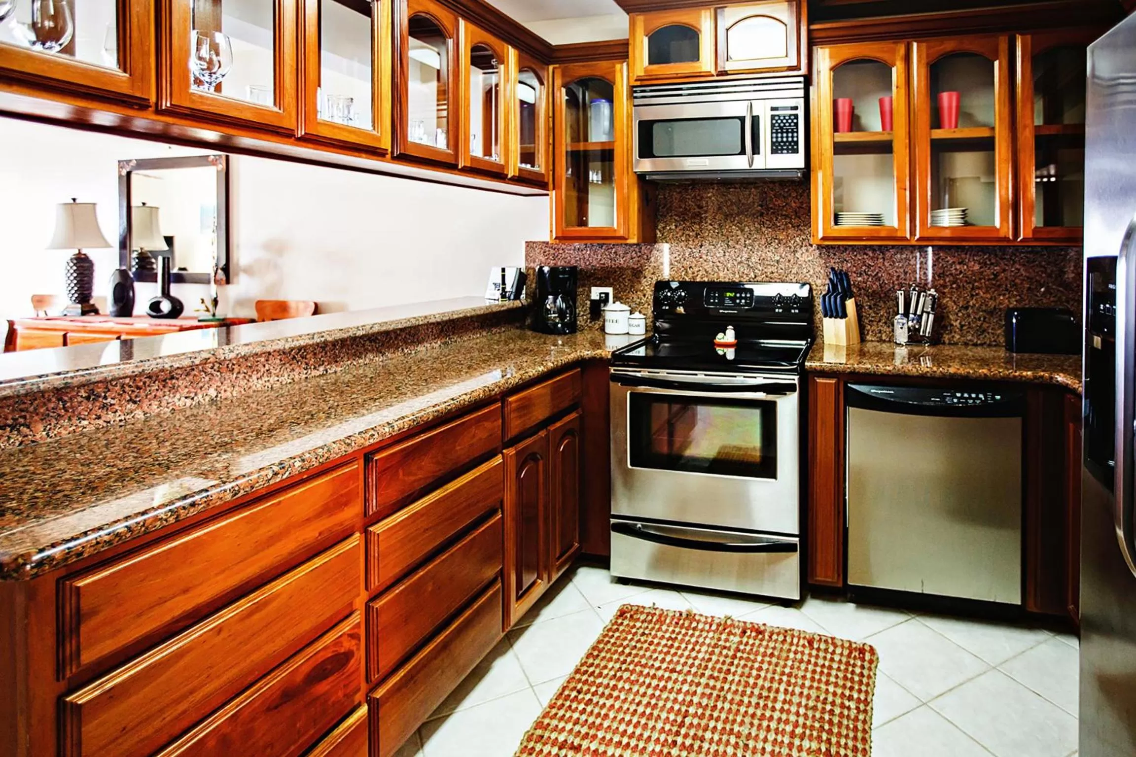 Kitchen or kitchenette in Pelican Reef Villas Resort