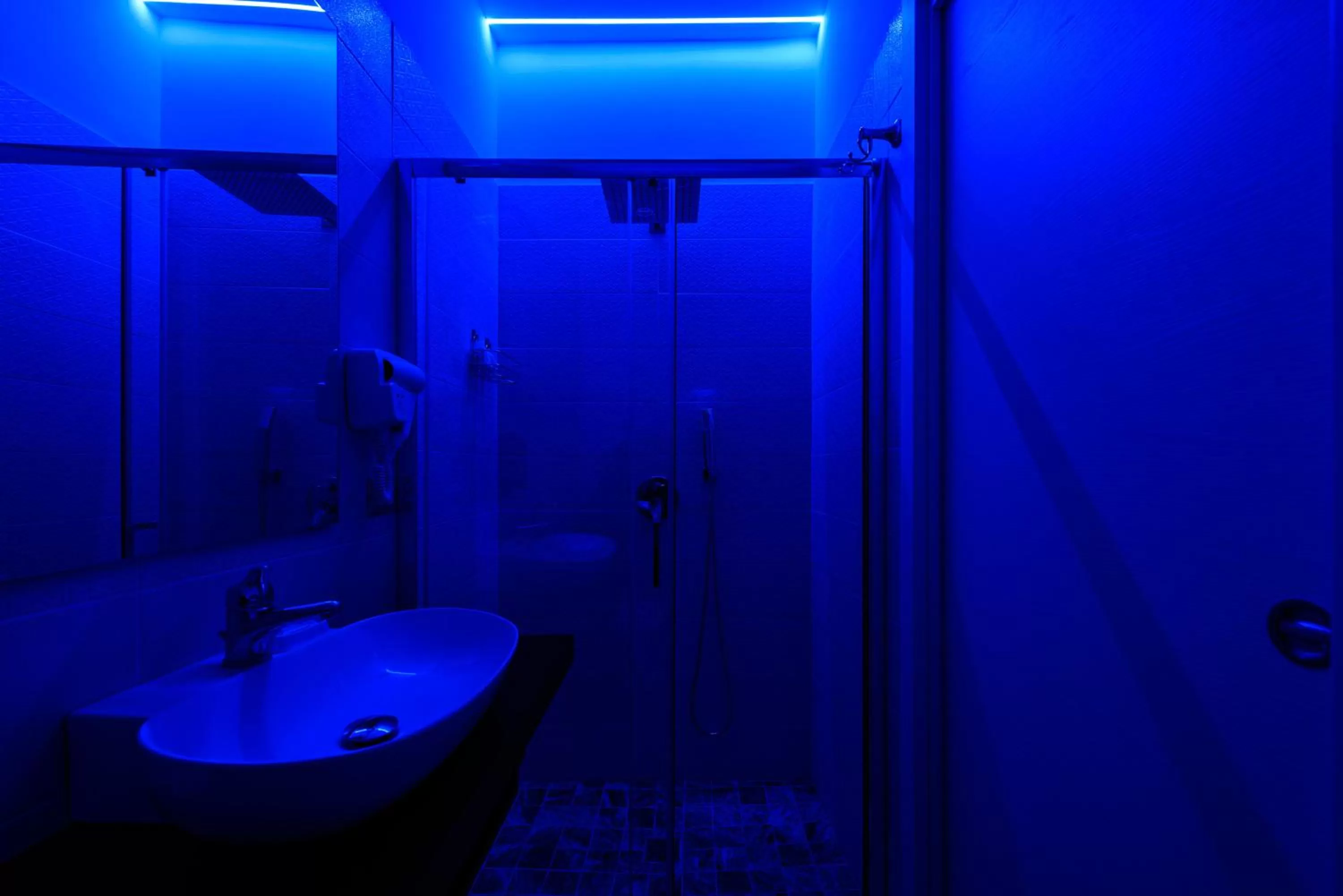 Shower, Bathroom in Elite del Centro Storico