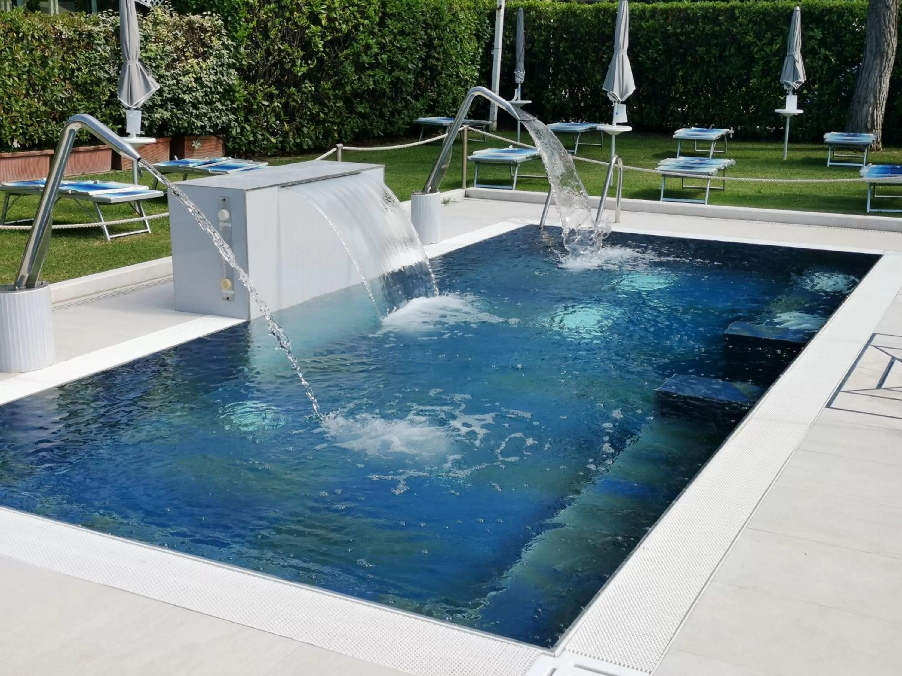 Swimming pool in Best Western Plus Hotel Modena Resort