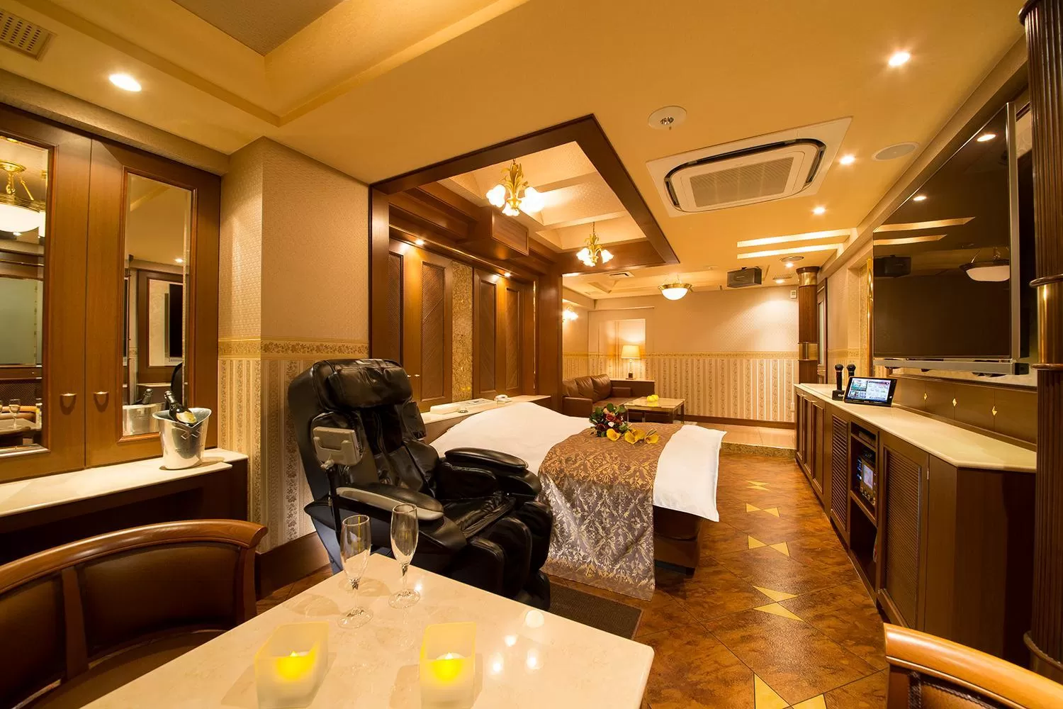 Massage in Lucky Sun