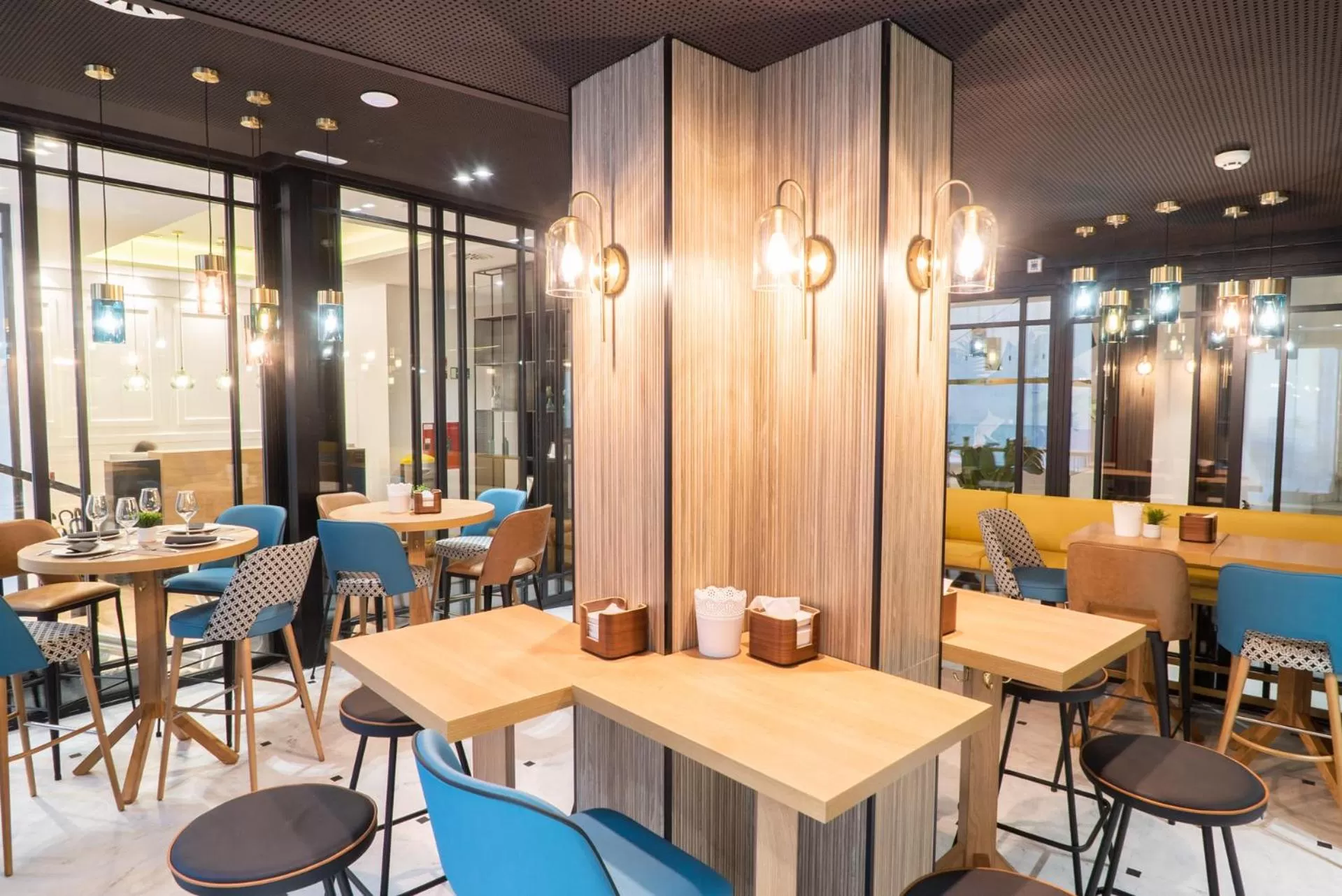 Restaurant/places to eat in Hotel Boutique Puerta de las Granadas