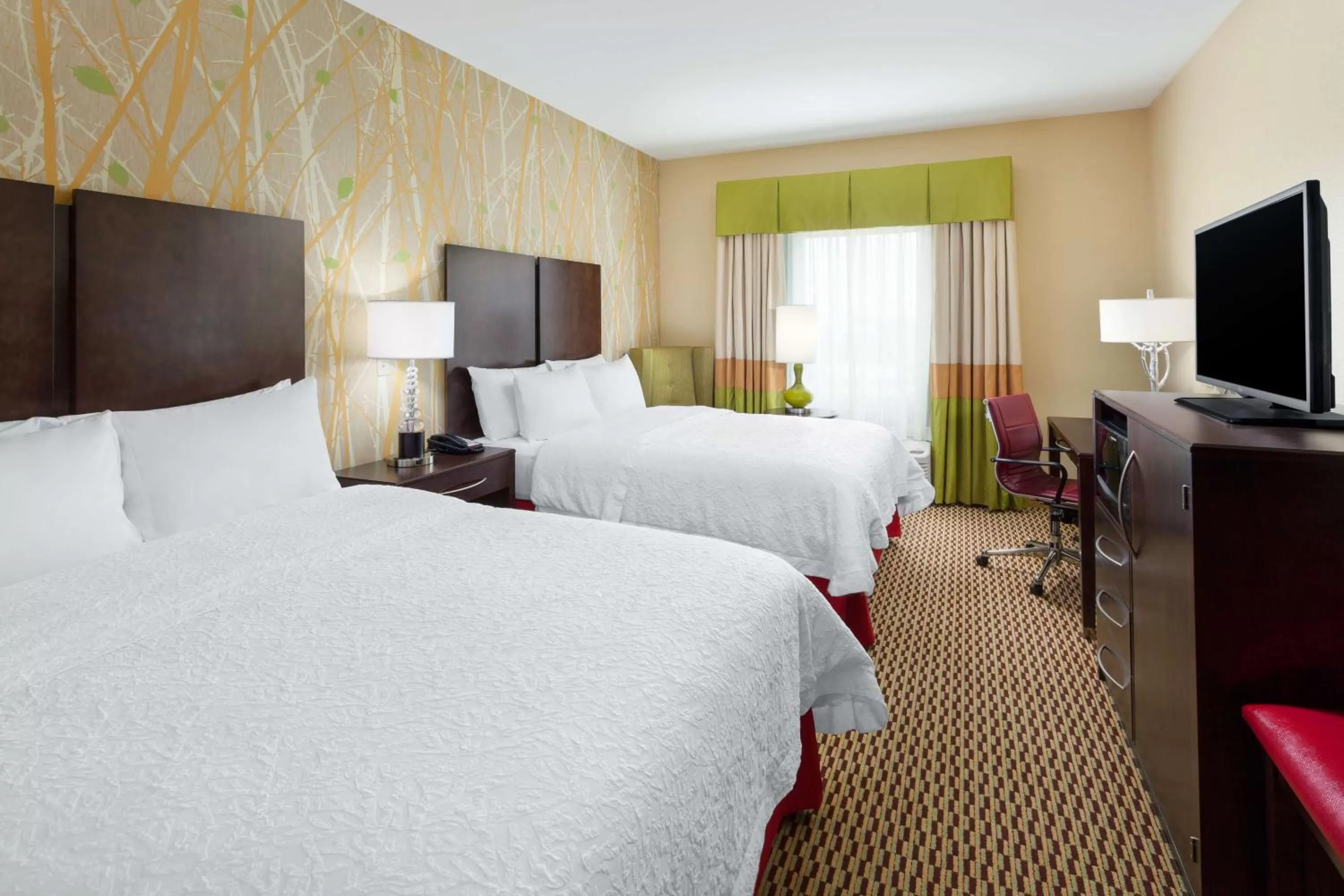 Bed in Hampton Inn & Suites Williamsport - Faxon Exit