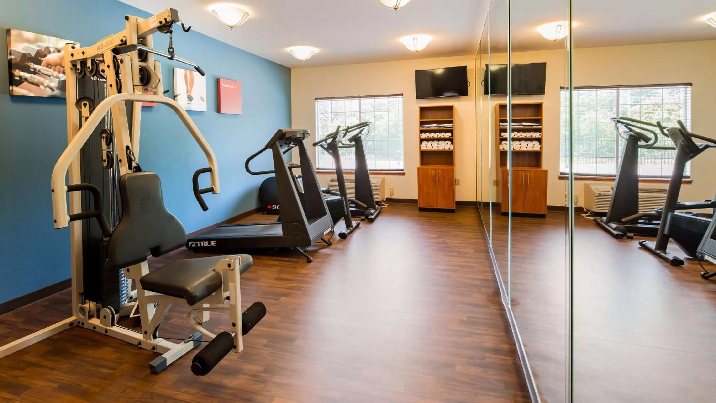 Fitness centre/facilities in SureStay Plus Hotel by Best Western Mesquite