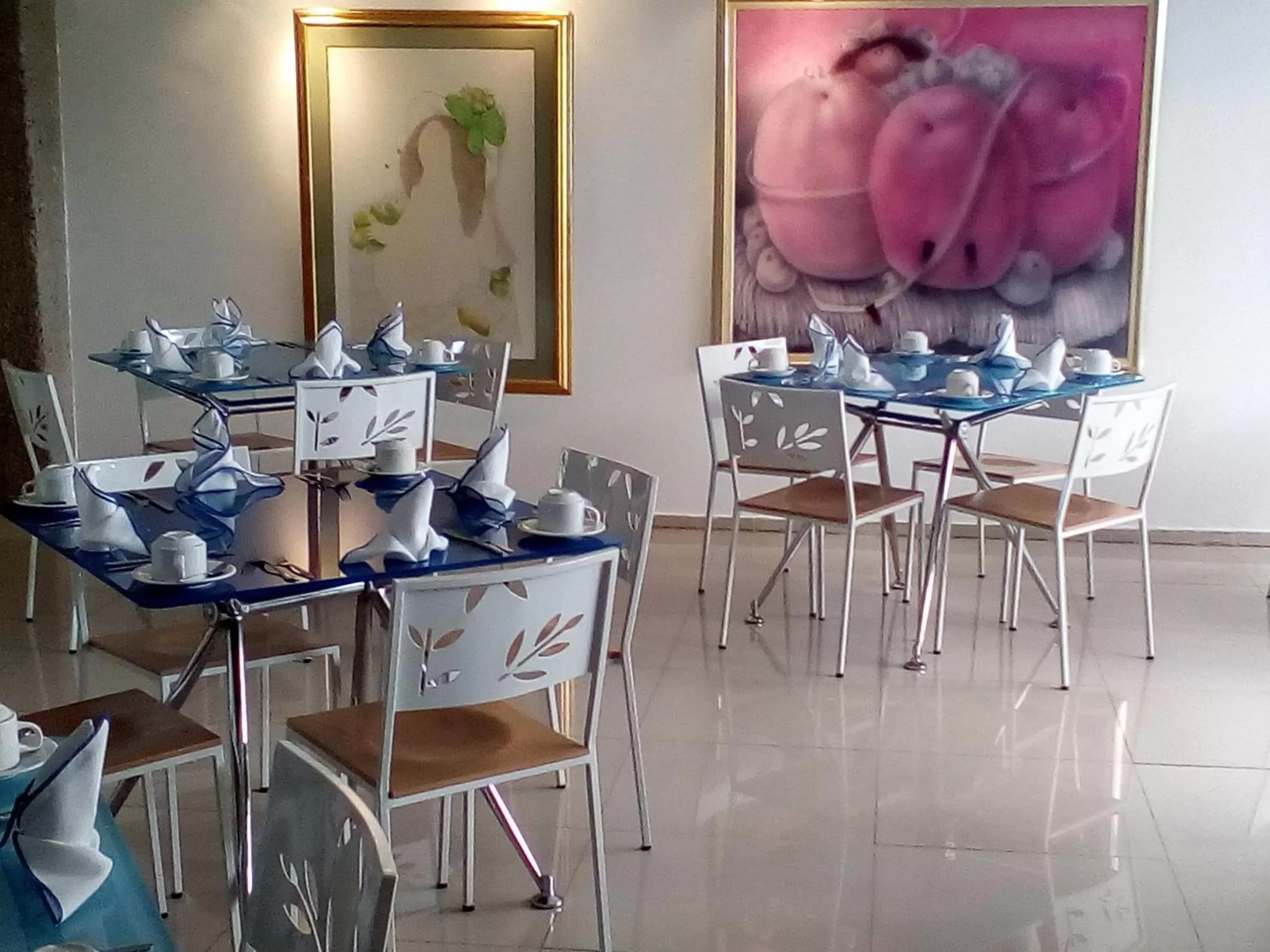 Restaurant/places to eat in Suites 109 GH Usaquén