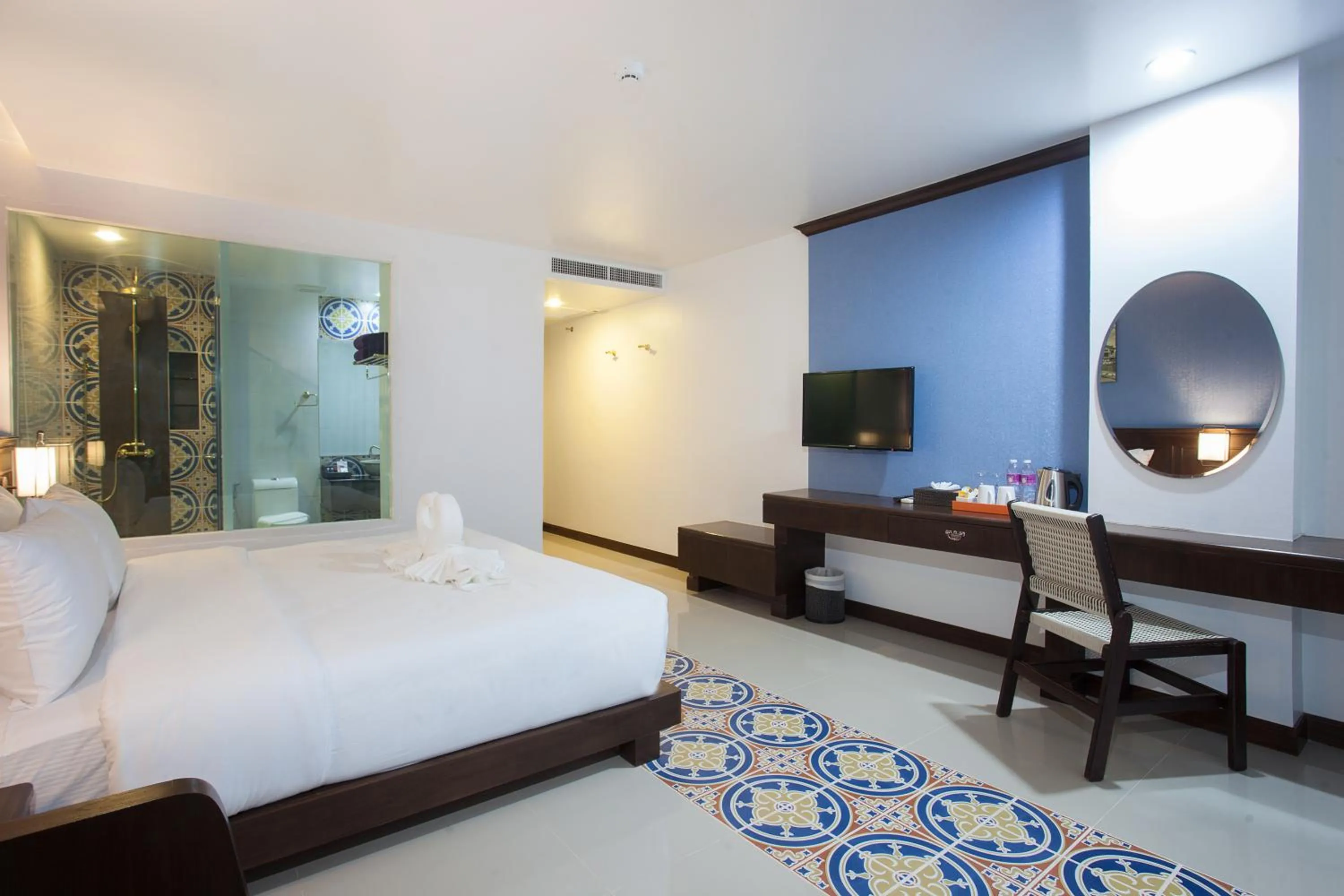 Bedroom, Bed in Grand Supicha City Hotel