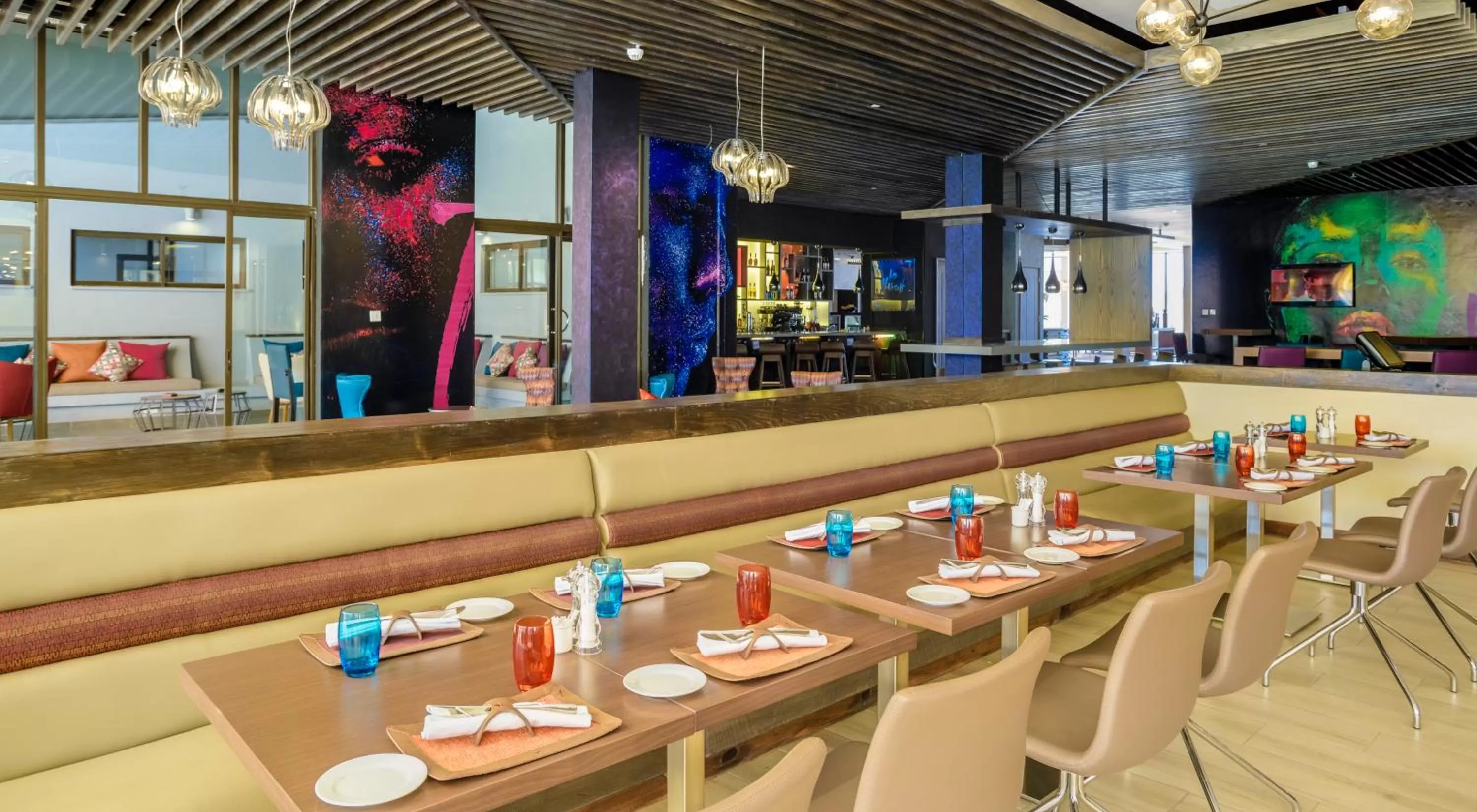 Restaurant/places to eat in Tamarind Tree Hotel