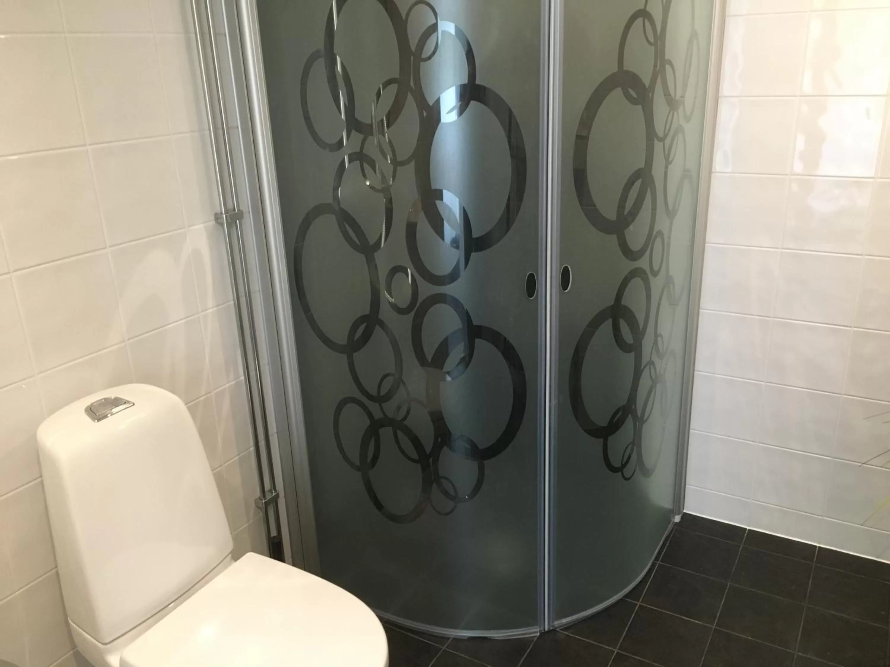 Shower in Augustas Bed & Breakfast