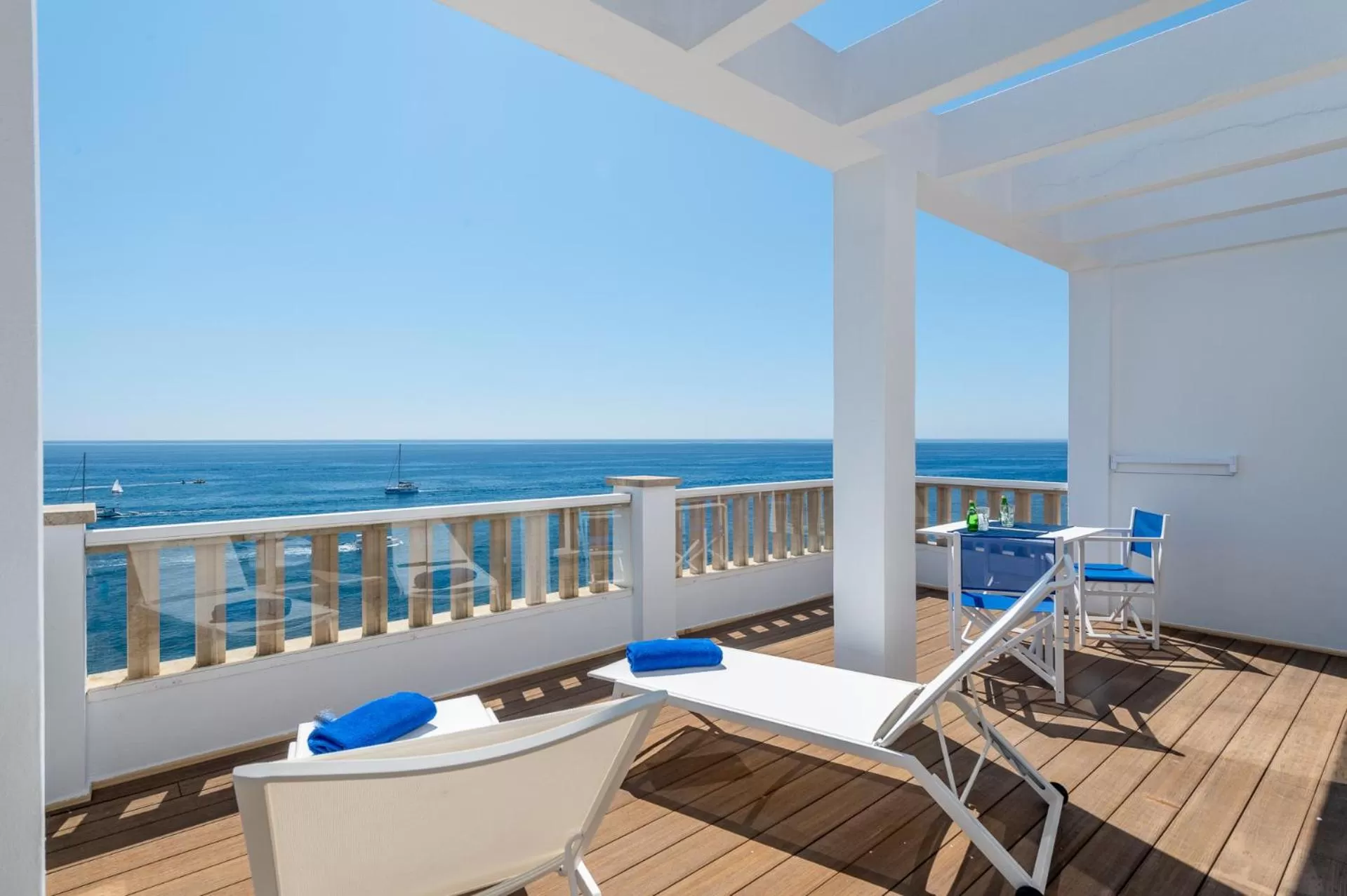 Day in Orange Colom - Seaside Apartments