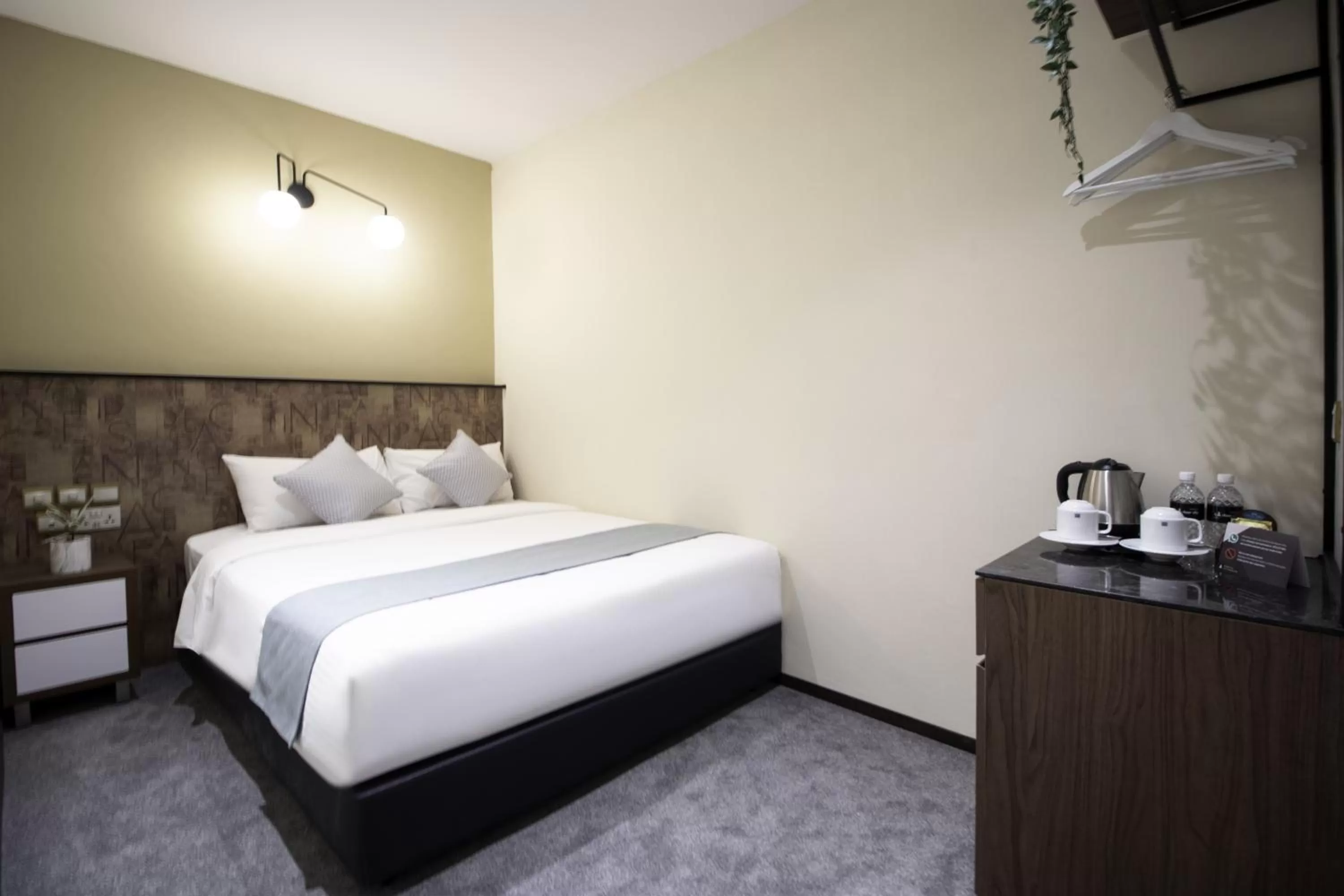 Photo of the whole room in Harbour Ville Hotel - Hamilton