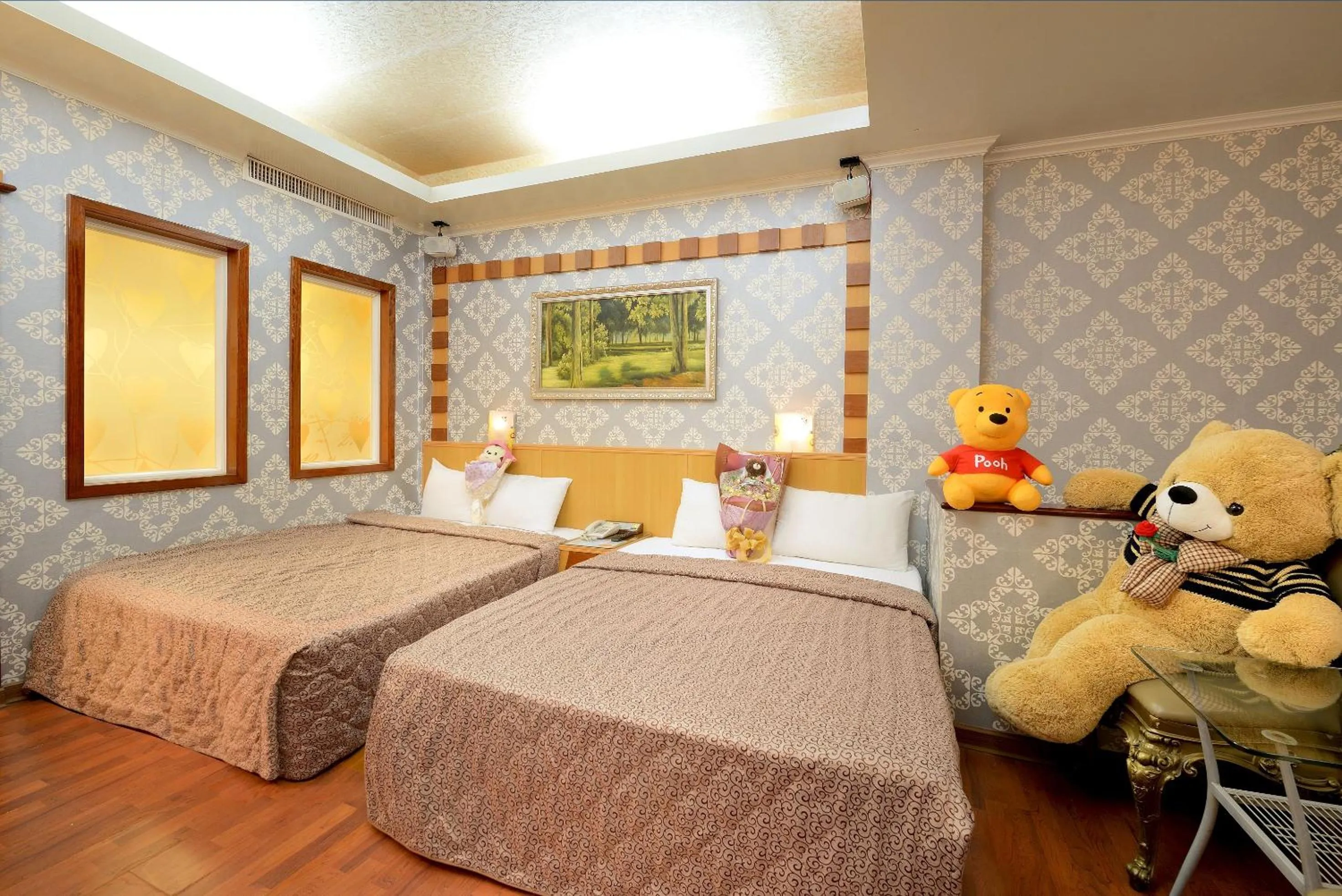 bunk bed, Bed in Holland Village Motel