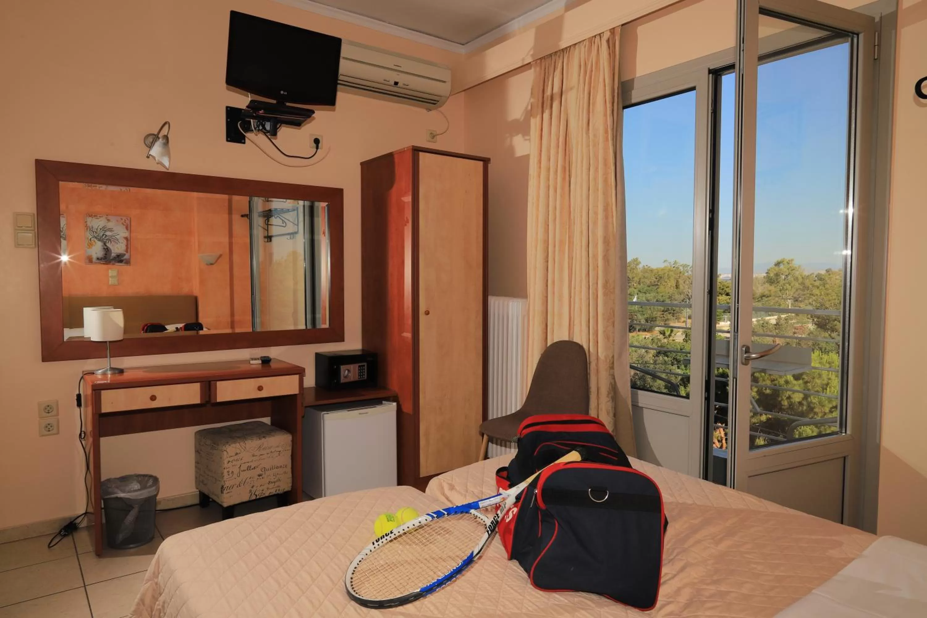 Bed in IKAROS Hotel ELLINIKO