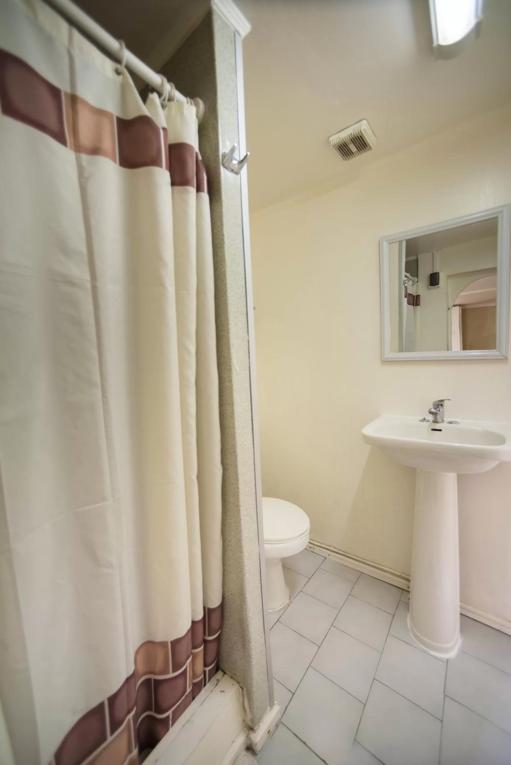 Bathroom in Si Hotel