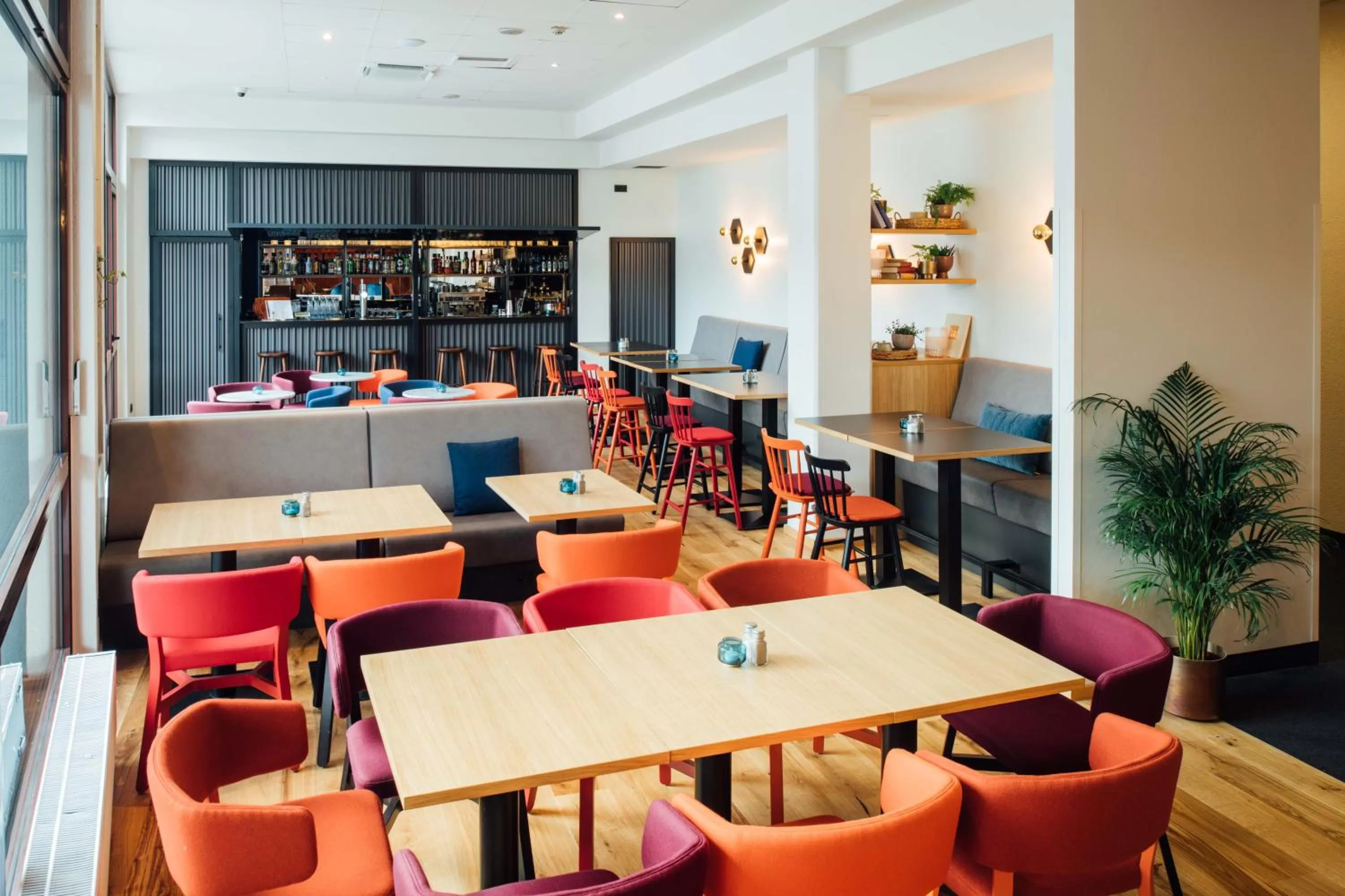 Lounge or bar in Vienna House Easy by Wyndham Cracow