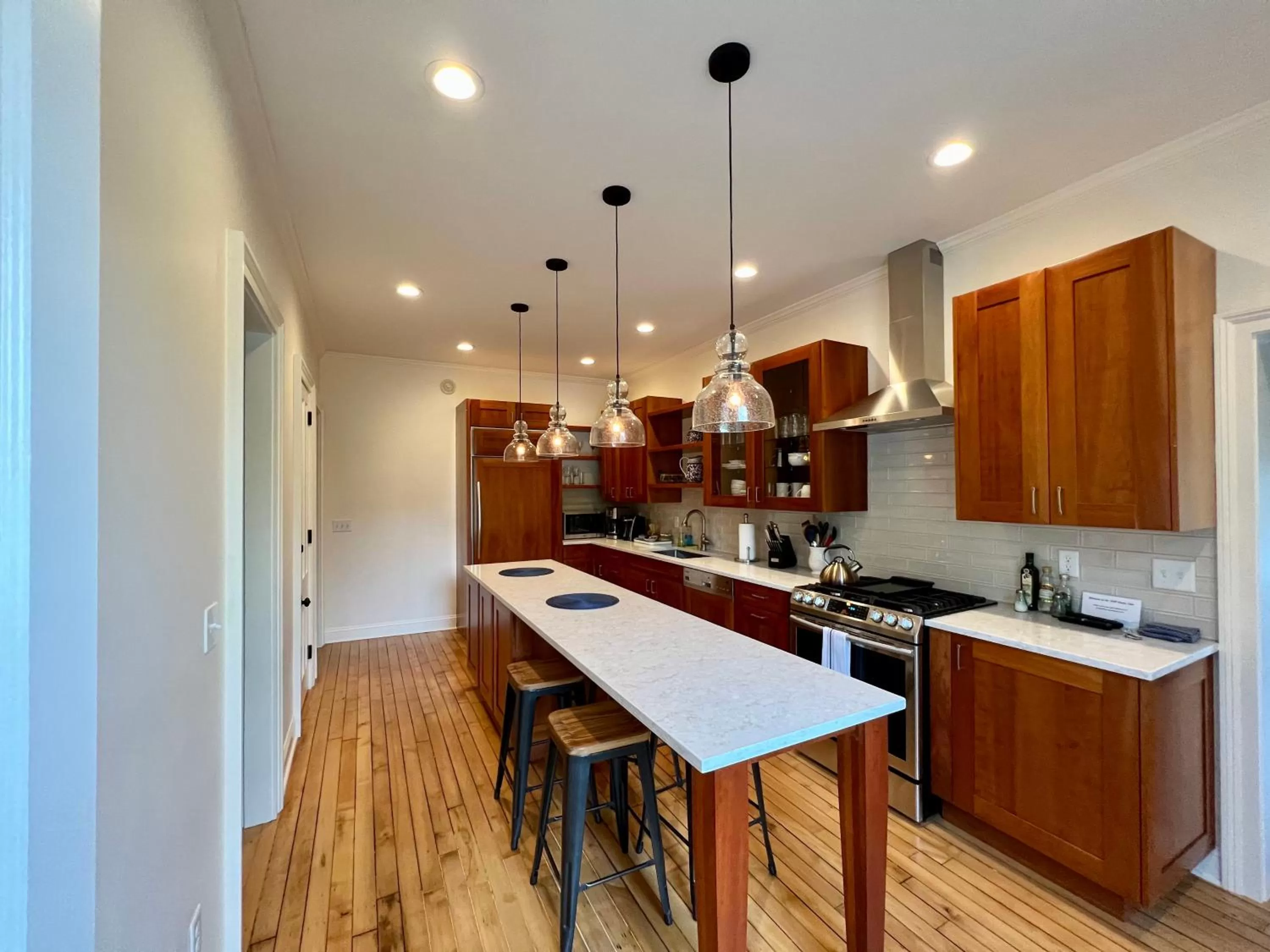 Kitchen or kitchenette in Hill Farm Inn - Manchester