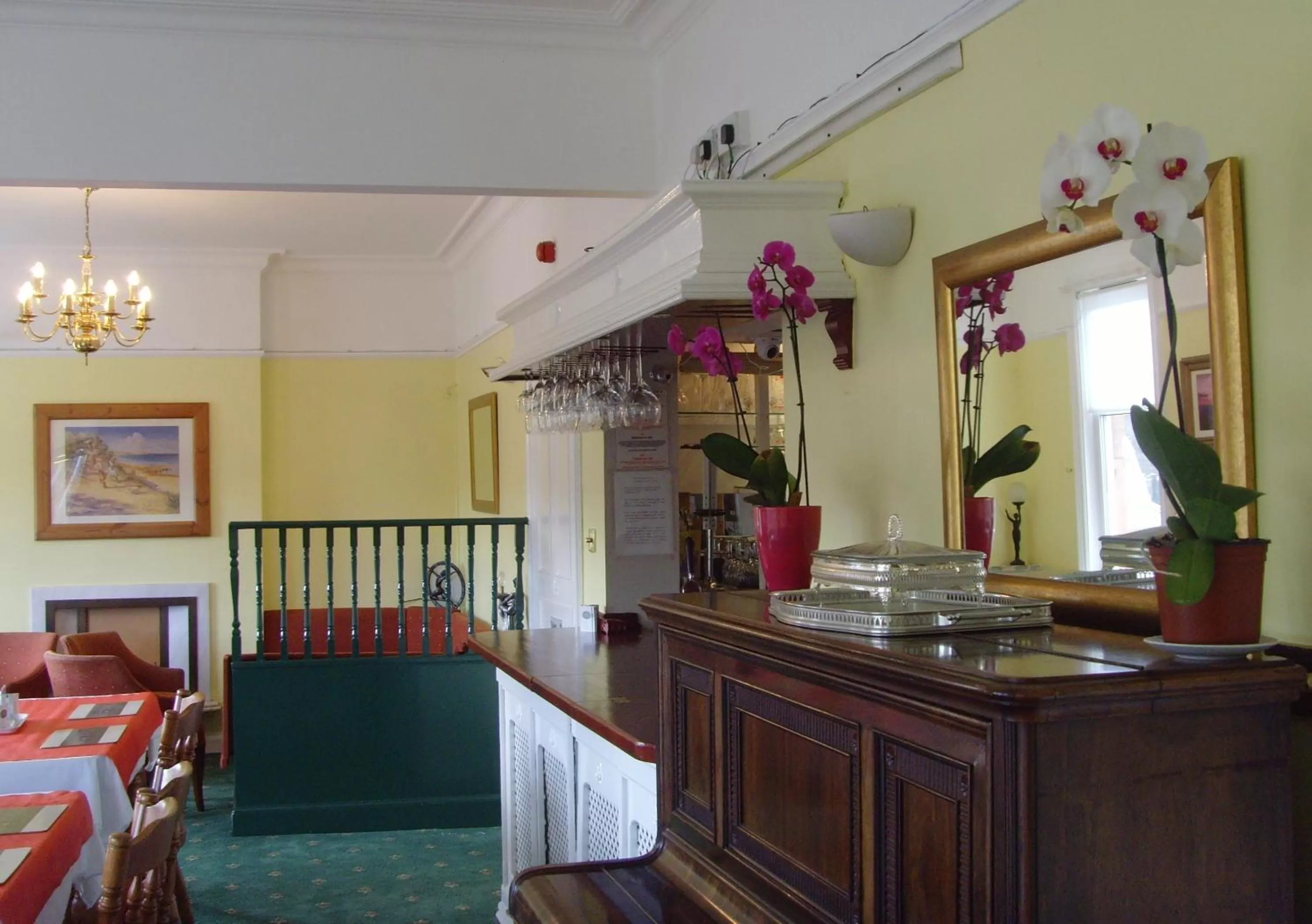 Lounge or bar in Twin Lions Hotel