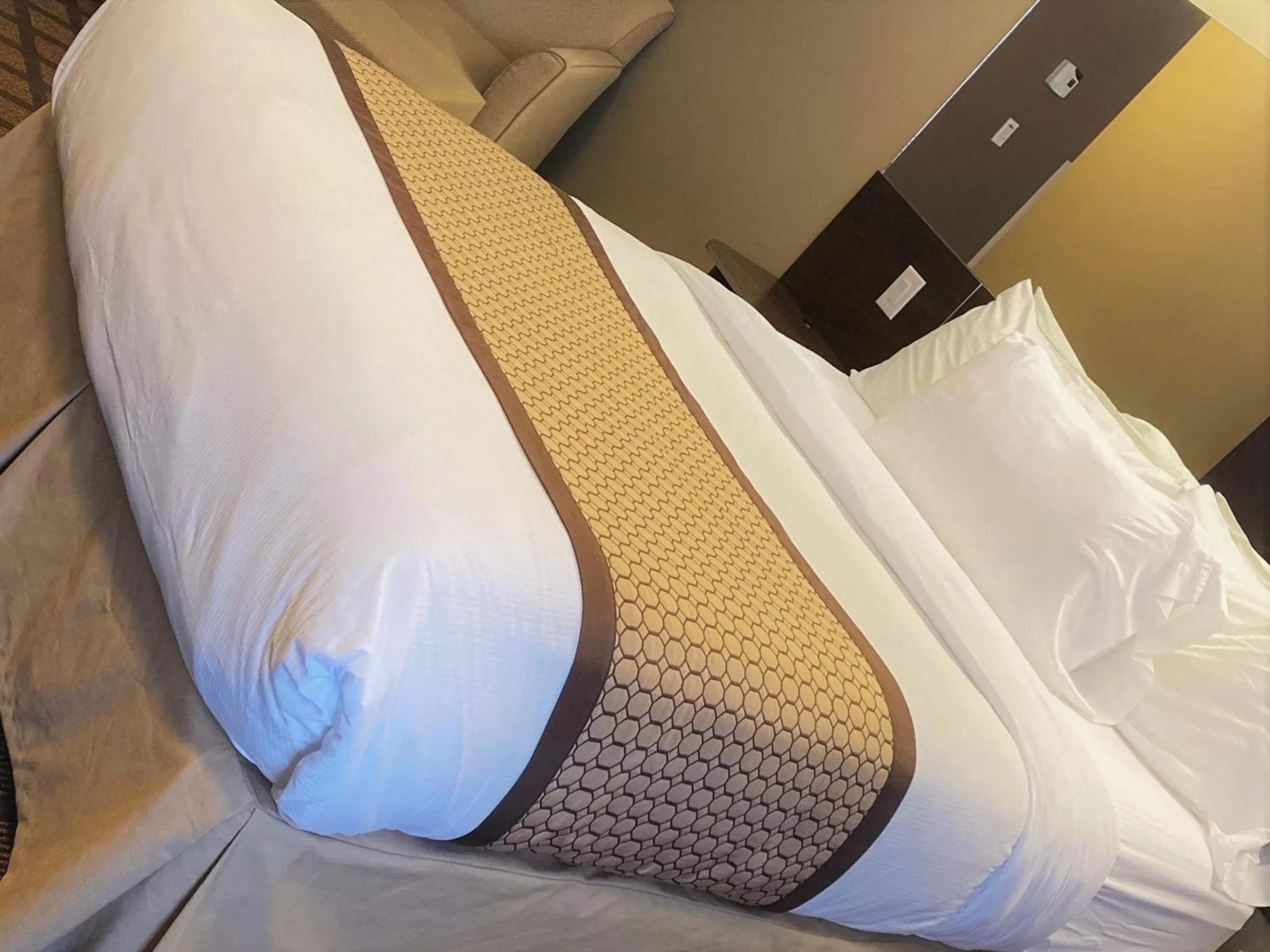 Bedroom, Bed in Microtel Inn & Suites by Wyndham - Timmins