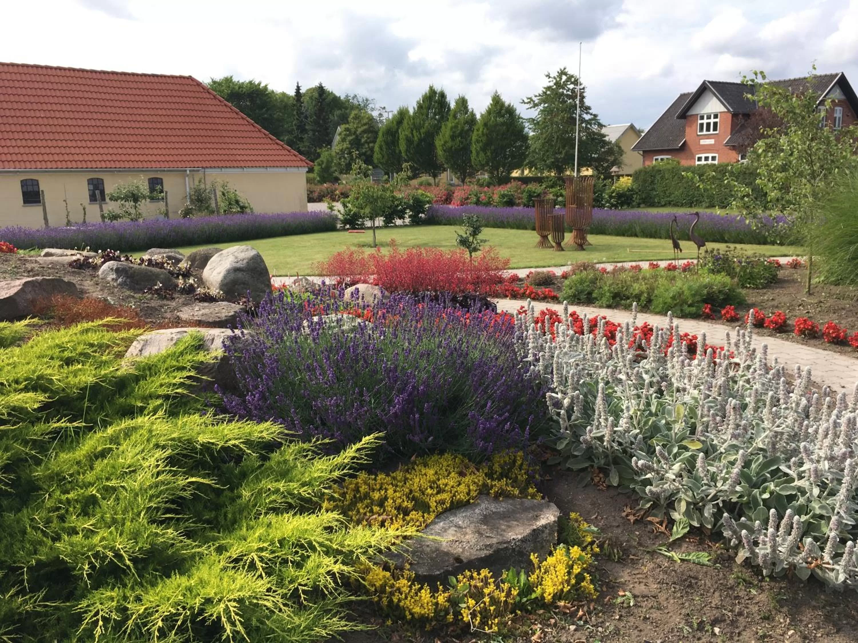 Garden in Birkende Bed and Breakfast