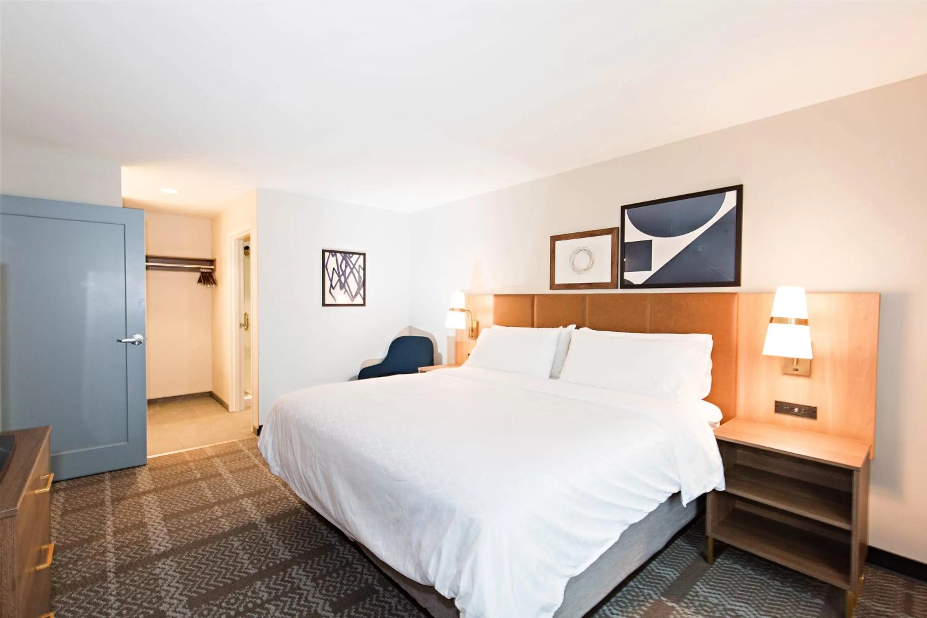 Bedroom, Bed in Staybridge Suites - Denver North - Thornton by IHG