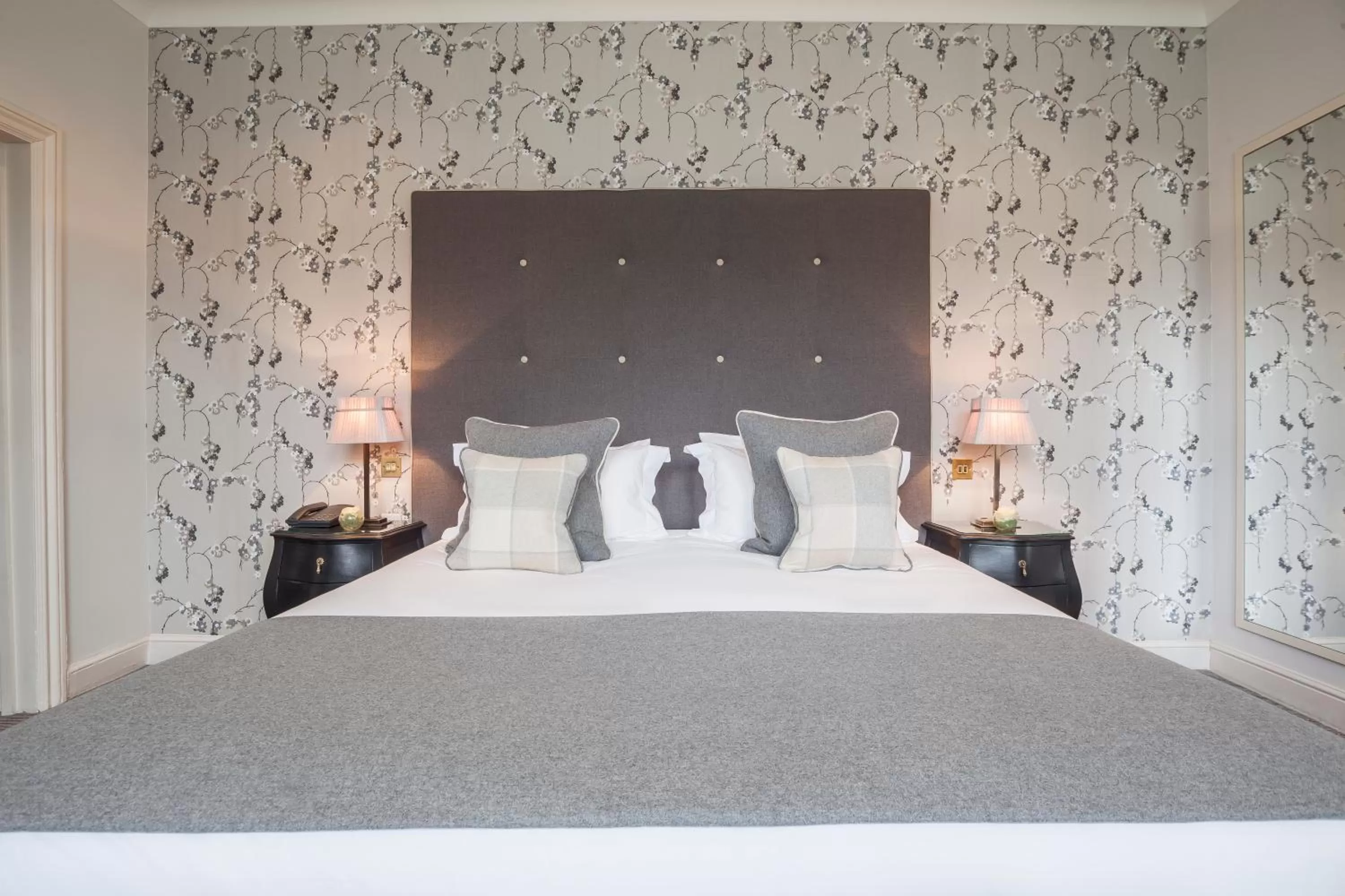 Luxury King Double Room with Park View in The Roseate Villa Bath