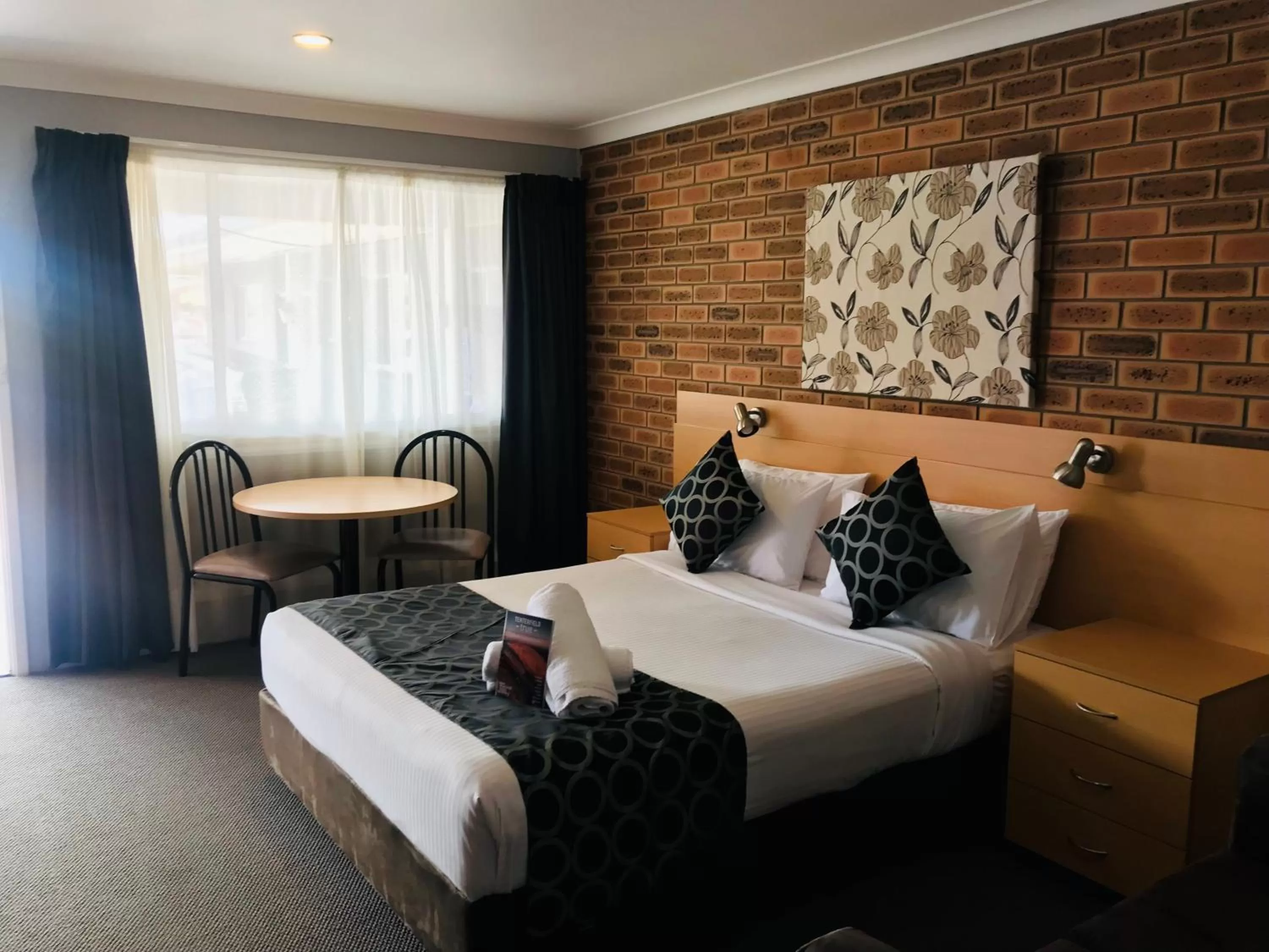 Bed in Jumbuck Motor Inn