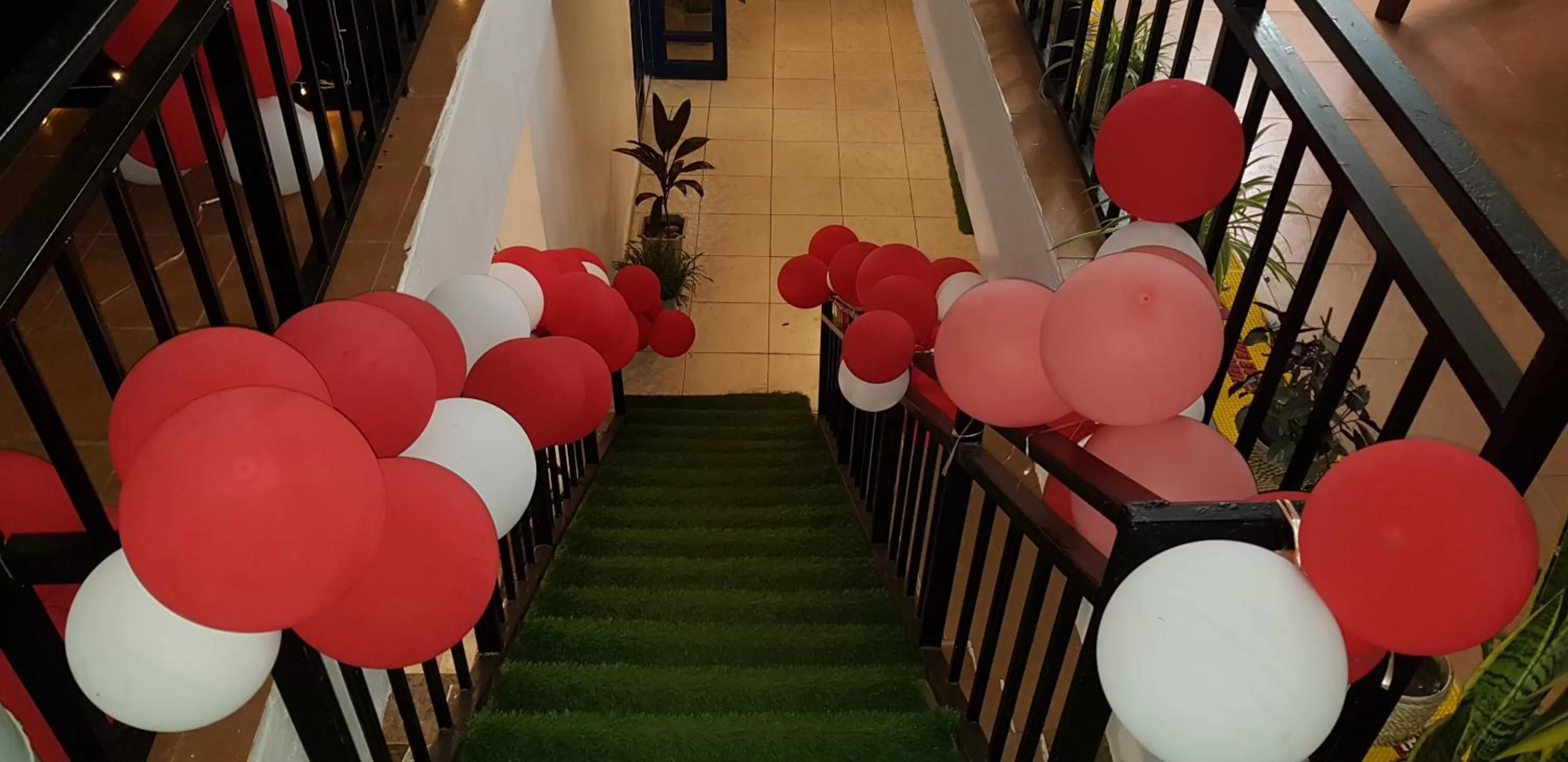 Decorative detail in Northern Pearl