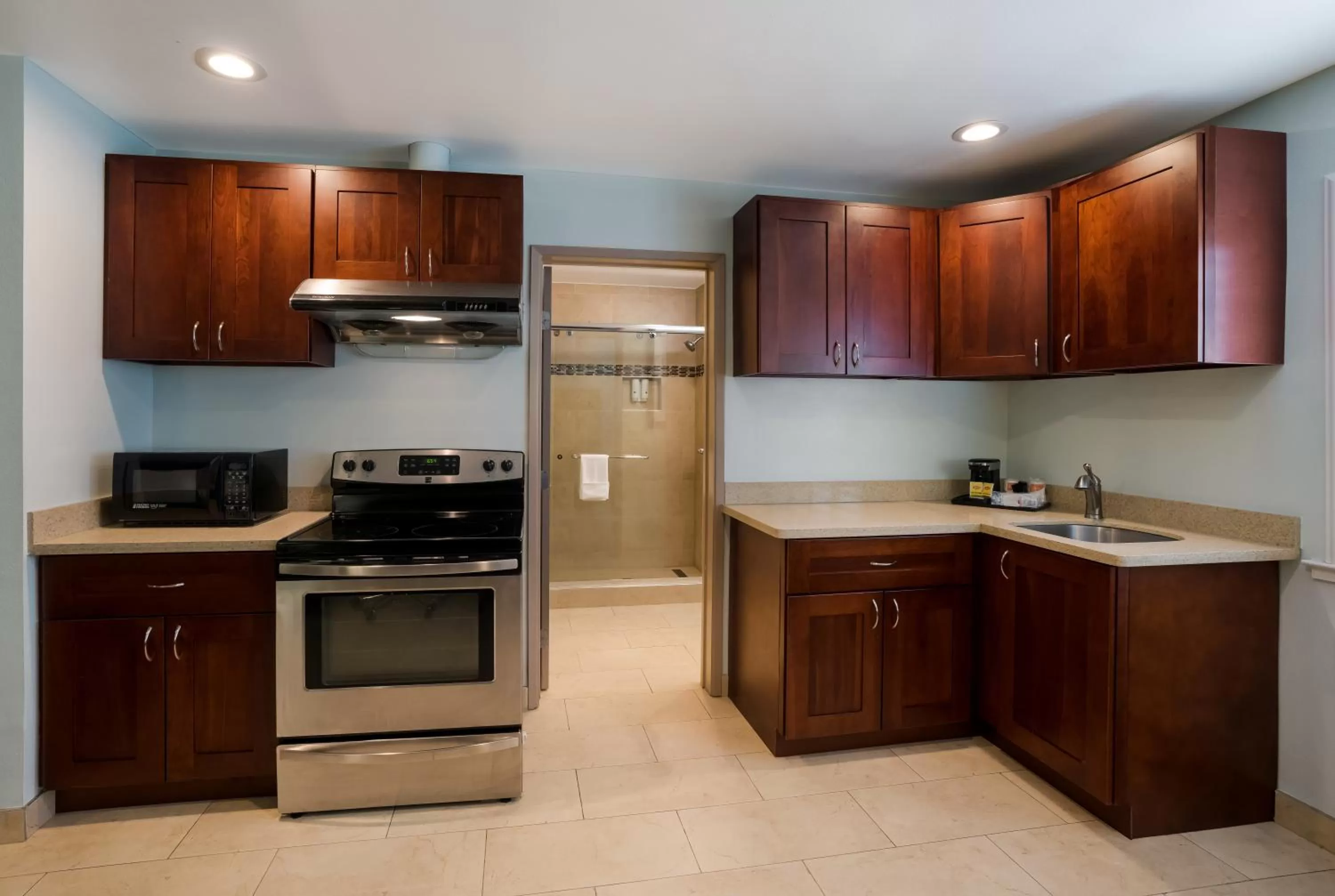 Kitchen or kitchenette in Quality Inn Fairfield Napa Valley Area