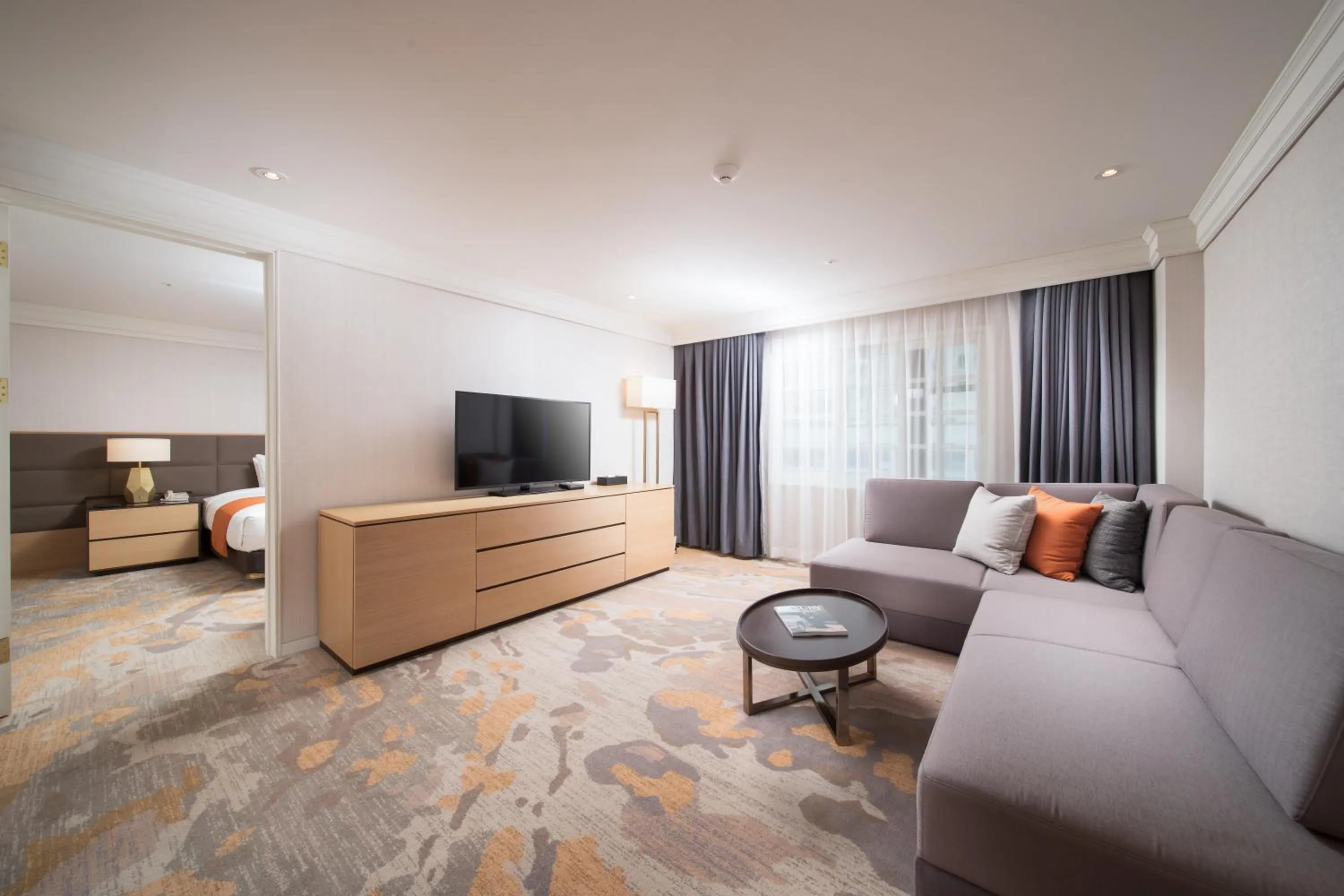 Living room, Bed in Jeju Sun Hotel & Casino