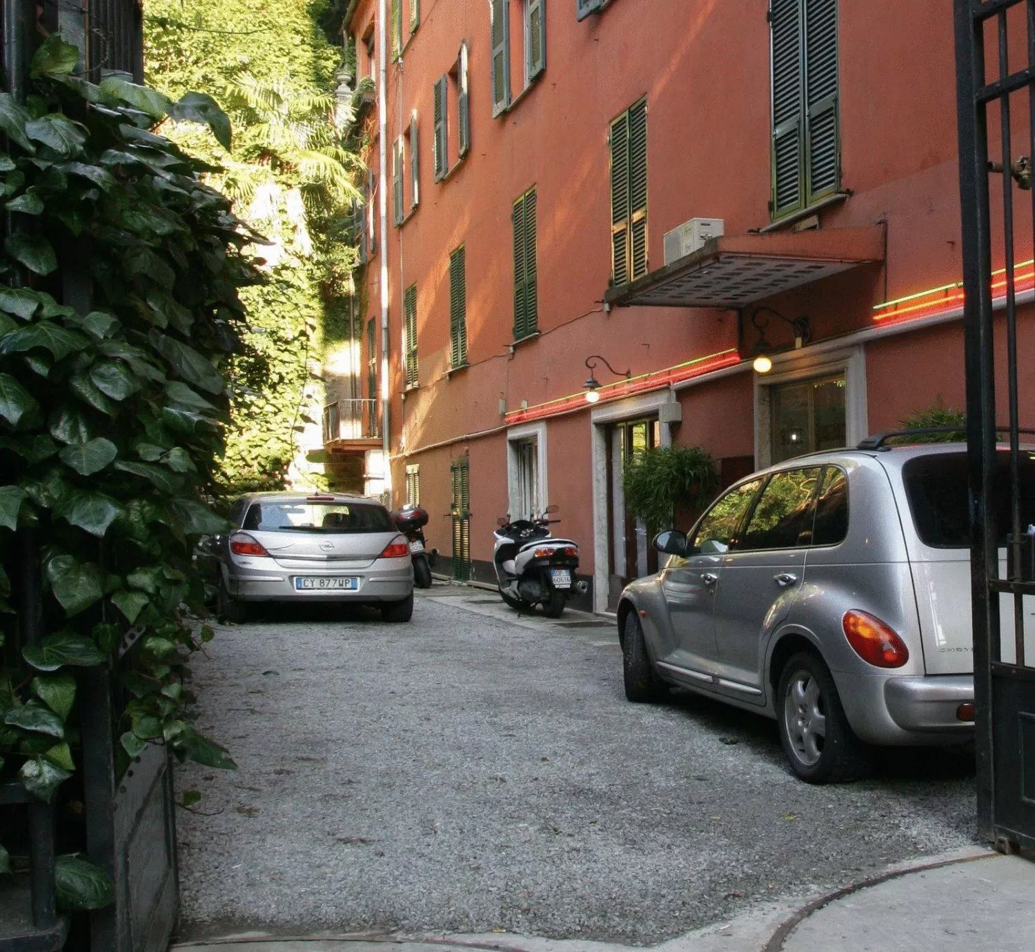 Facade/entrance in Hotel Assarotti