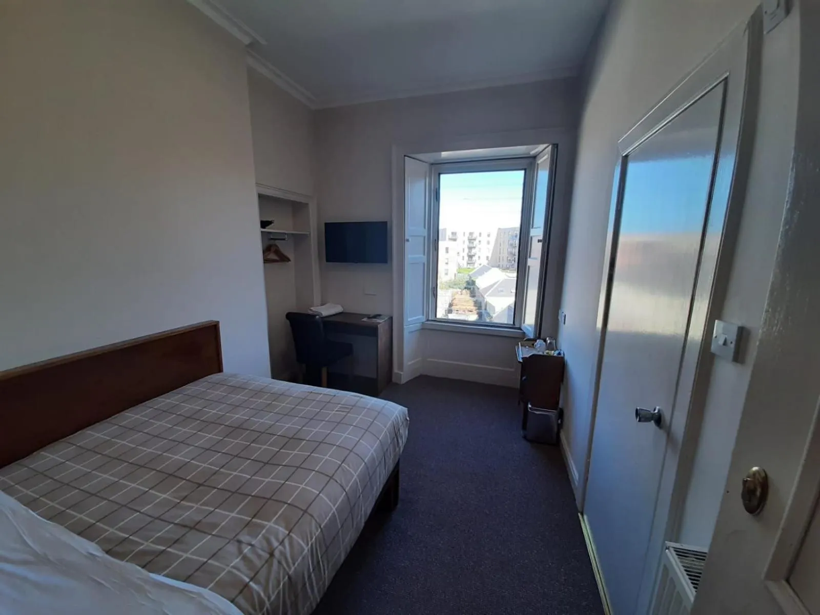 Bed in Adelphi Hotel