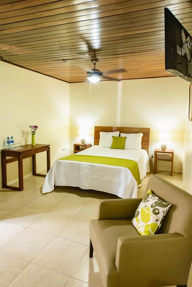 Photo of the whole room, Bed in Hotel Flor De Sarta