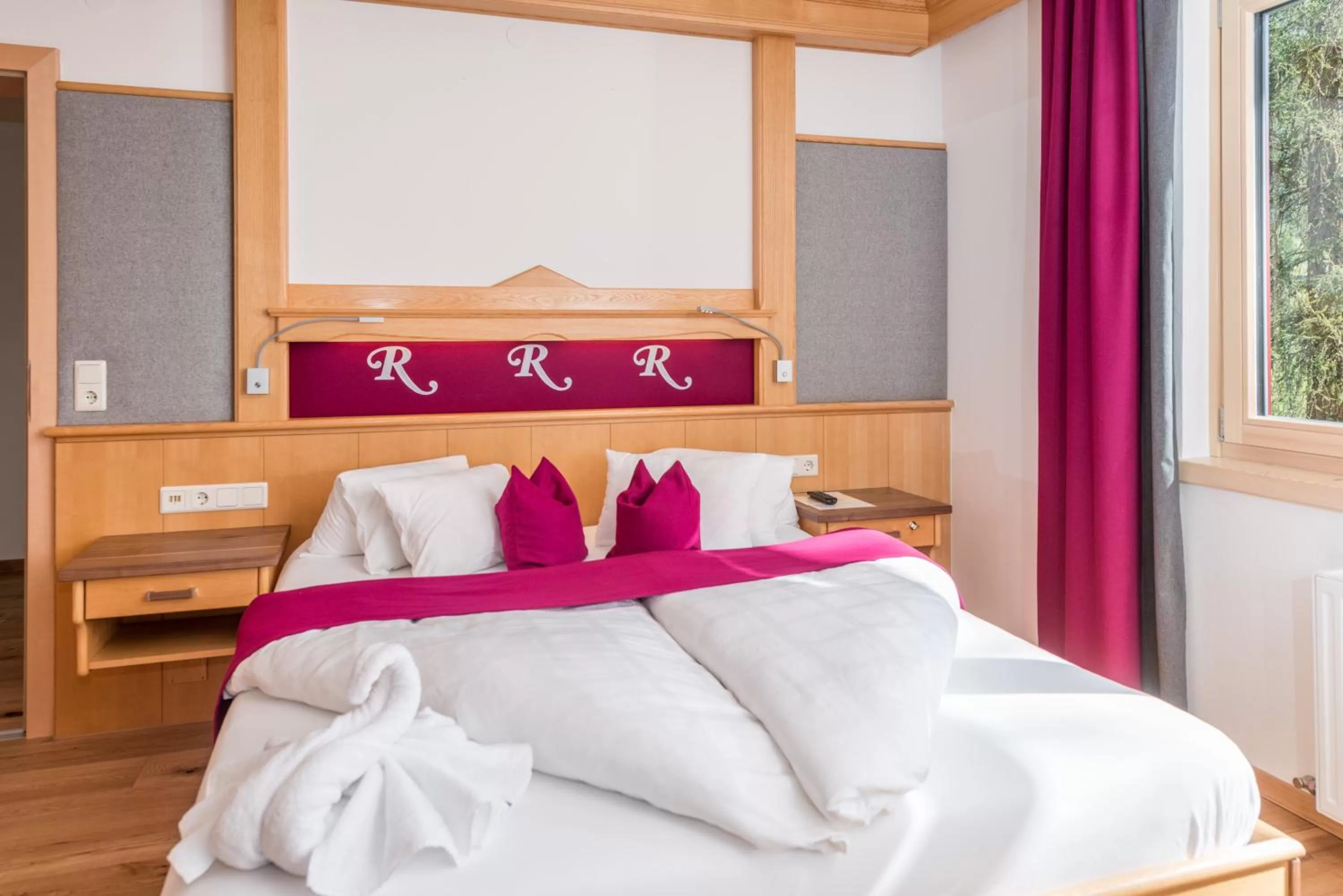 Bedroom, Bed in Hotel Rösslhof