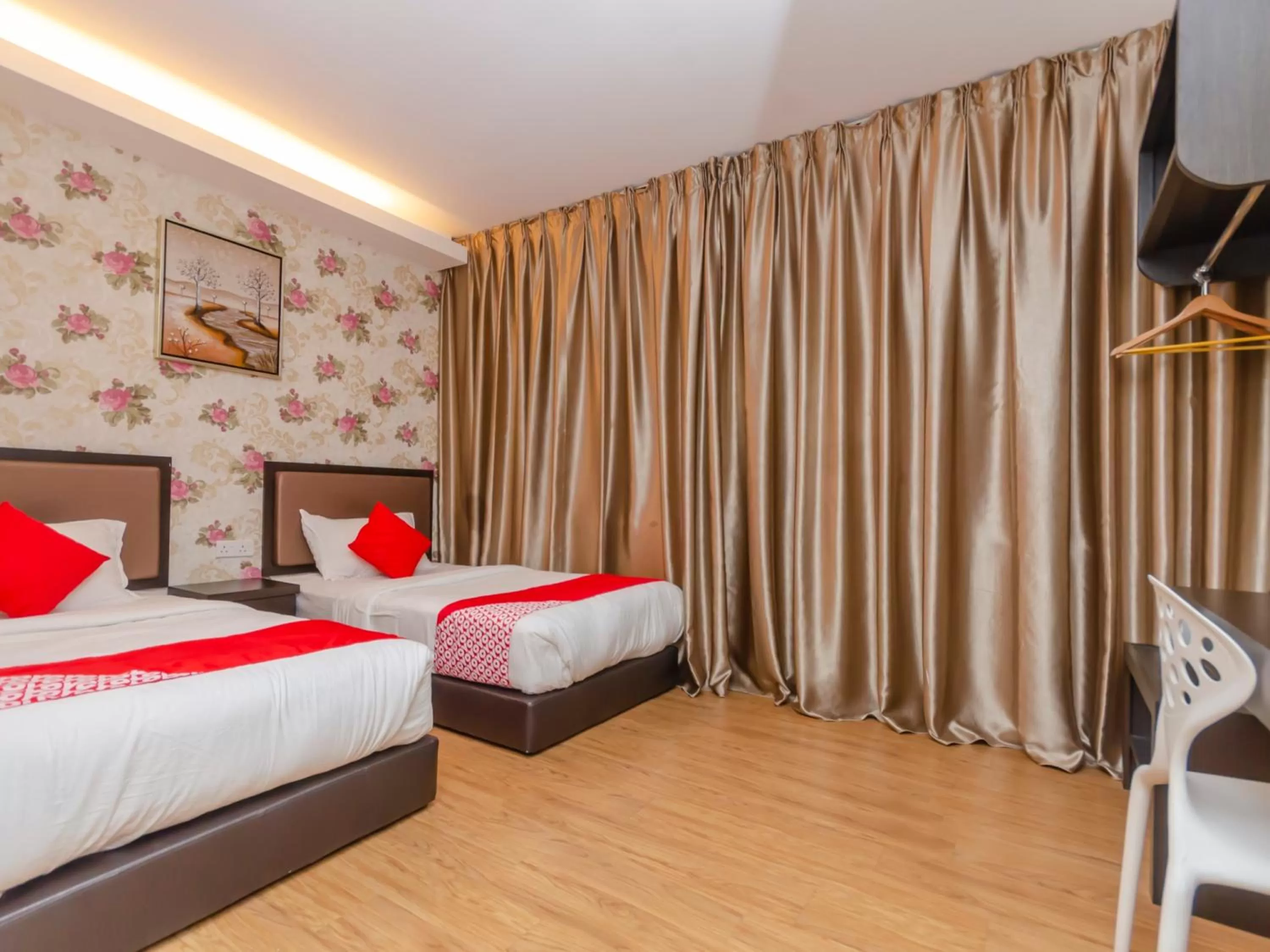 Bedroom in OYO 1214 Oro Hotel