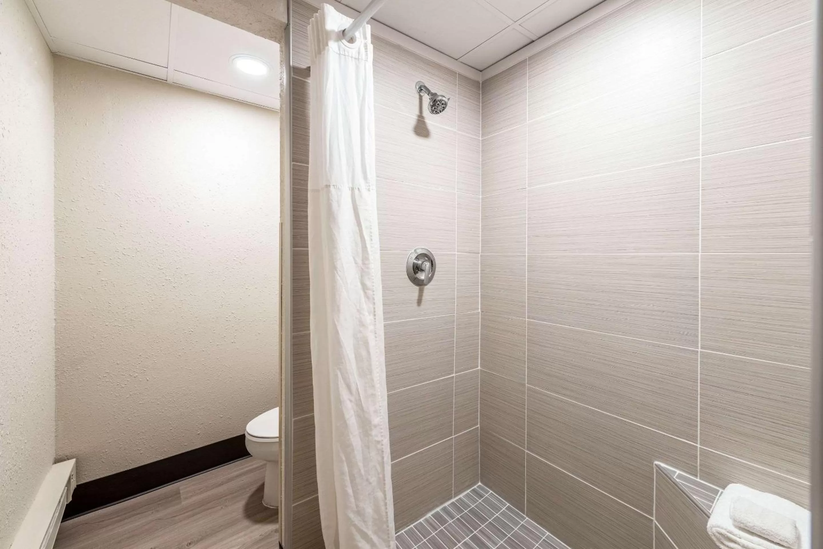 Bedroom in Quality Inn Bradley- Bourbonnais