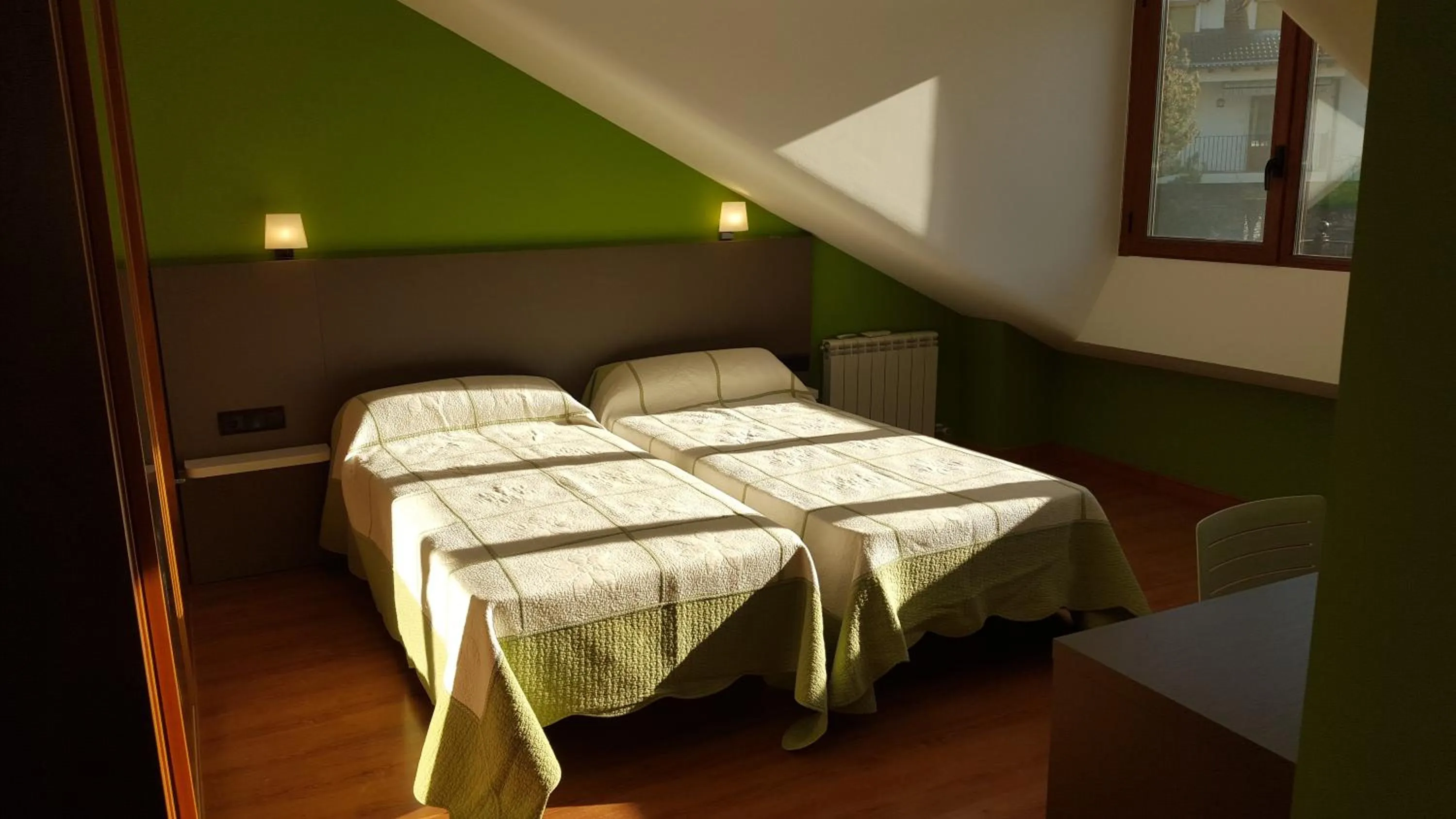 Photo of the whole room, Bed in Hotel Meson de L’Ainsa