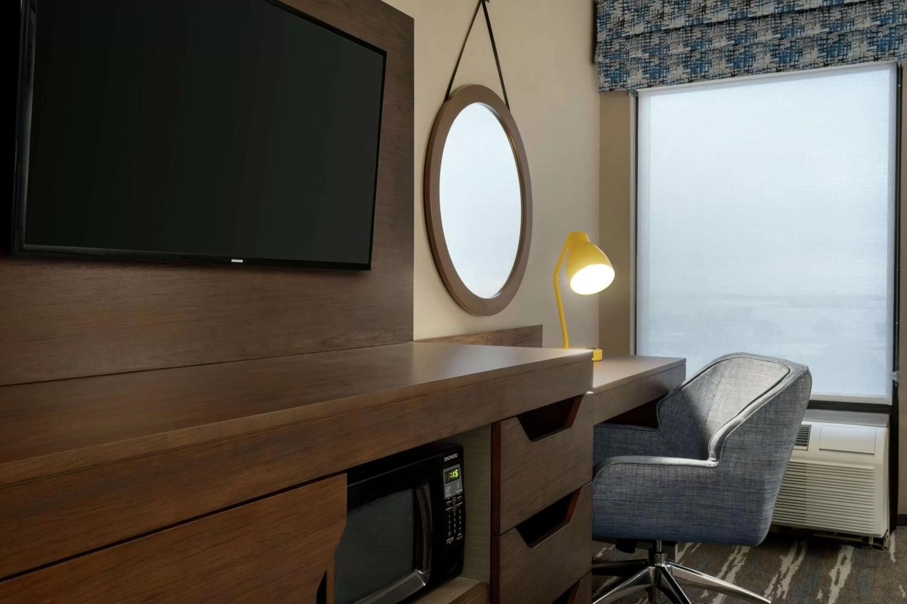 Bedroom in Hampton Inn Phoenix-Chandler