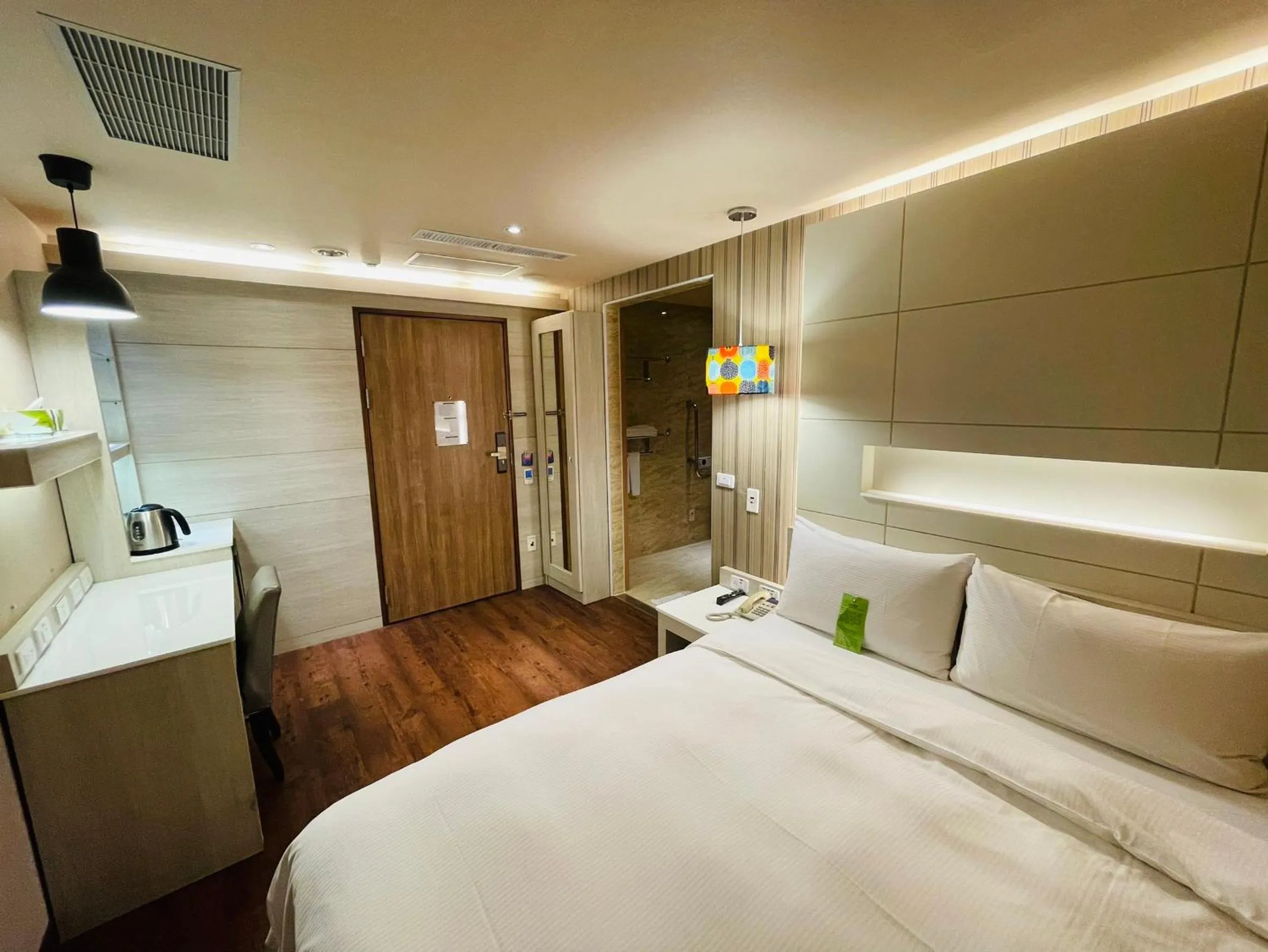 Double Room - Disability Access in Kindness Hotel- Zhong Shan Bade