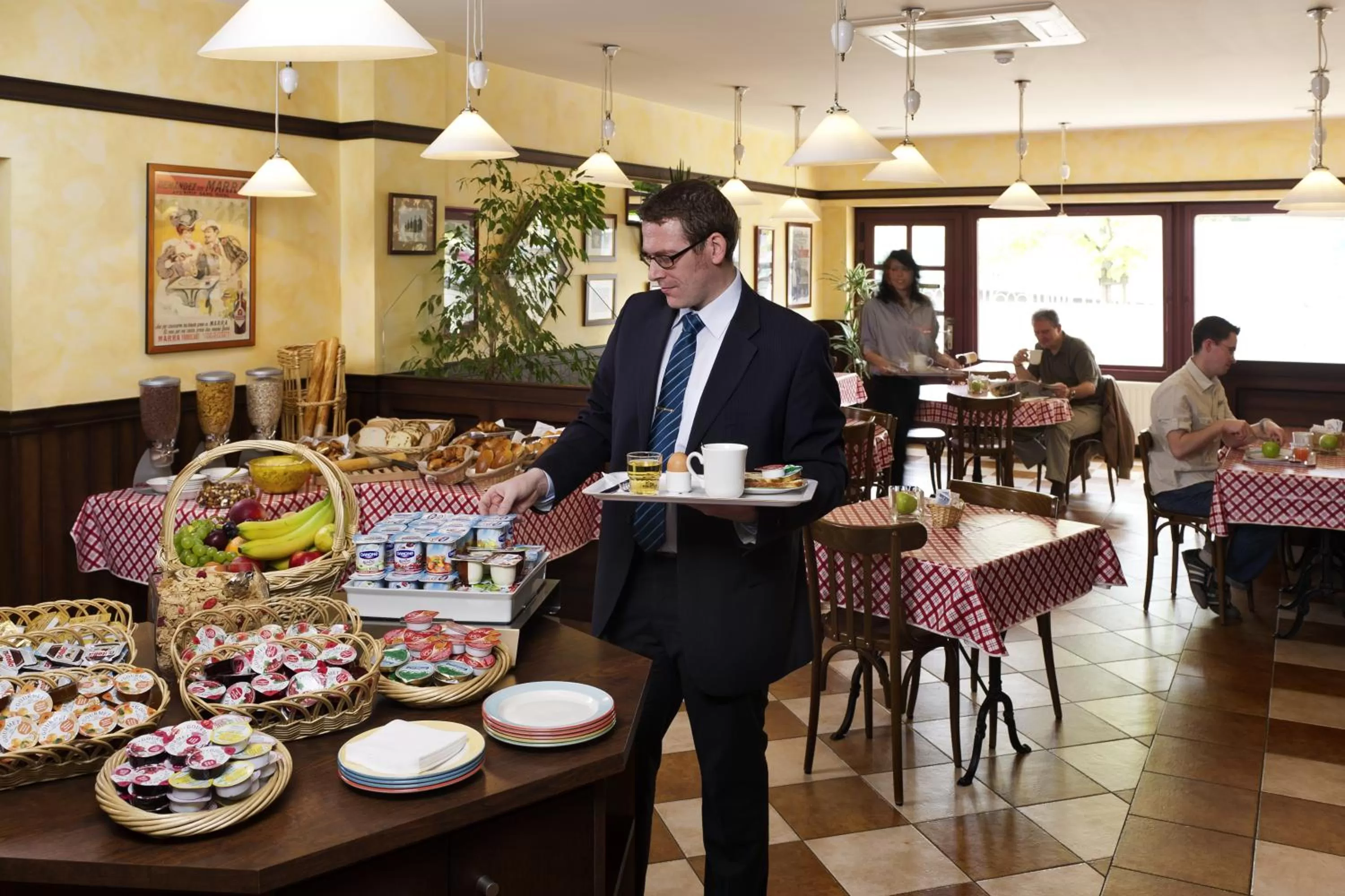 Restaurant/places to eat in ibis Charleroi Centre Gare