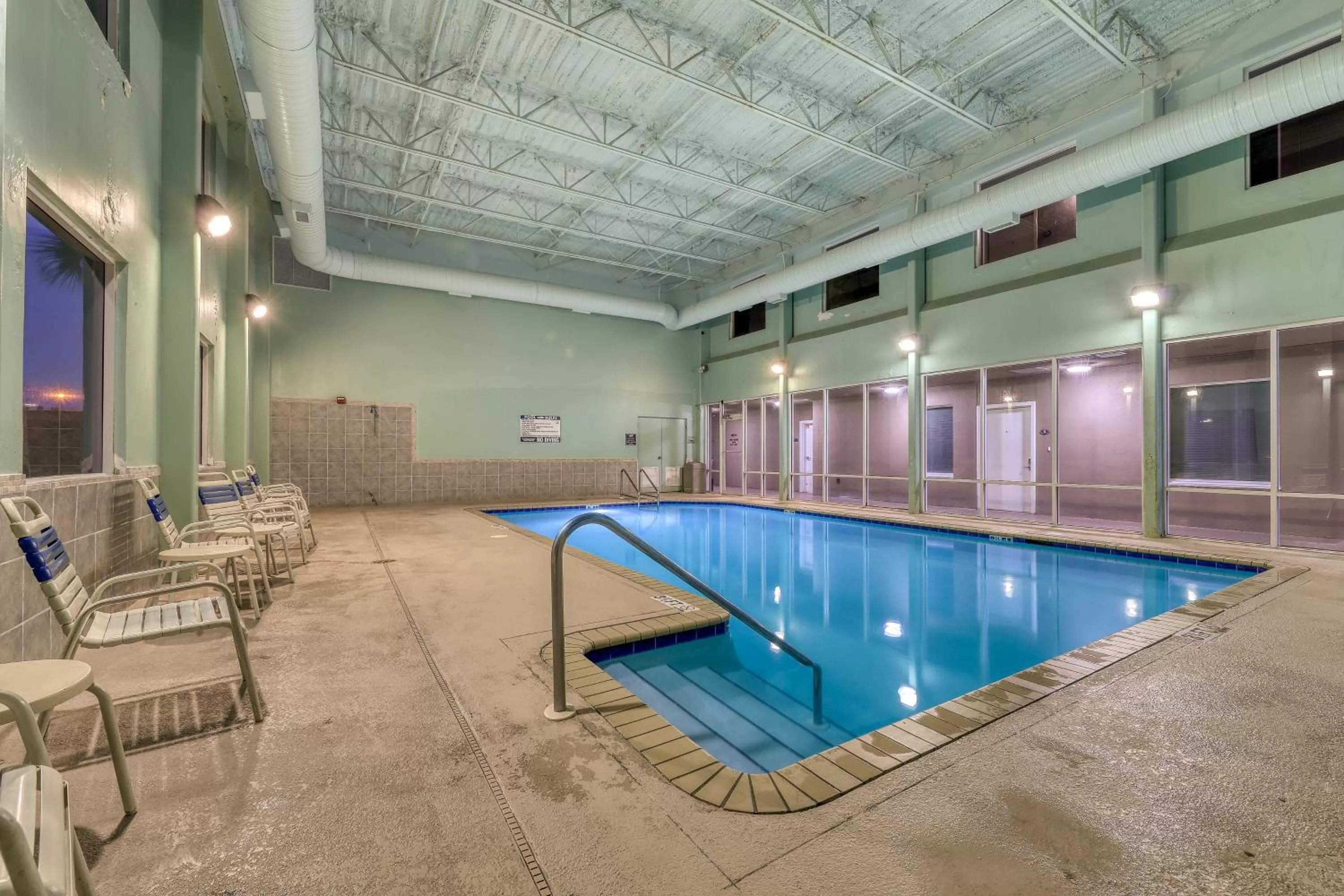 Swimming Pool in Tidewater 2510
