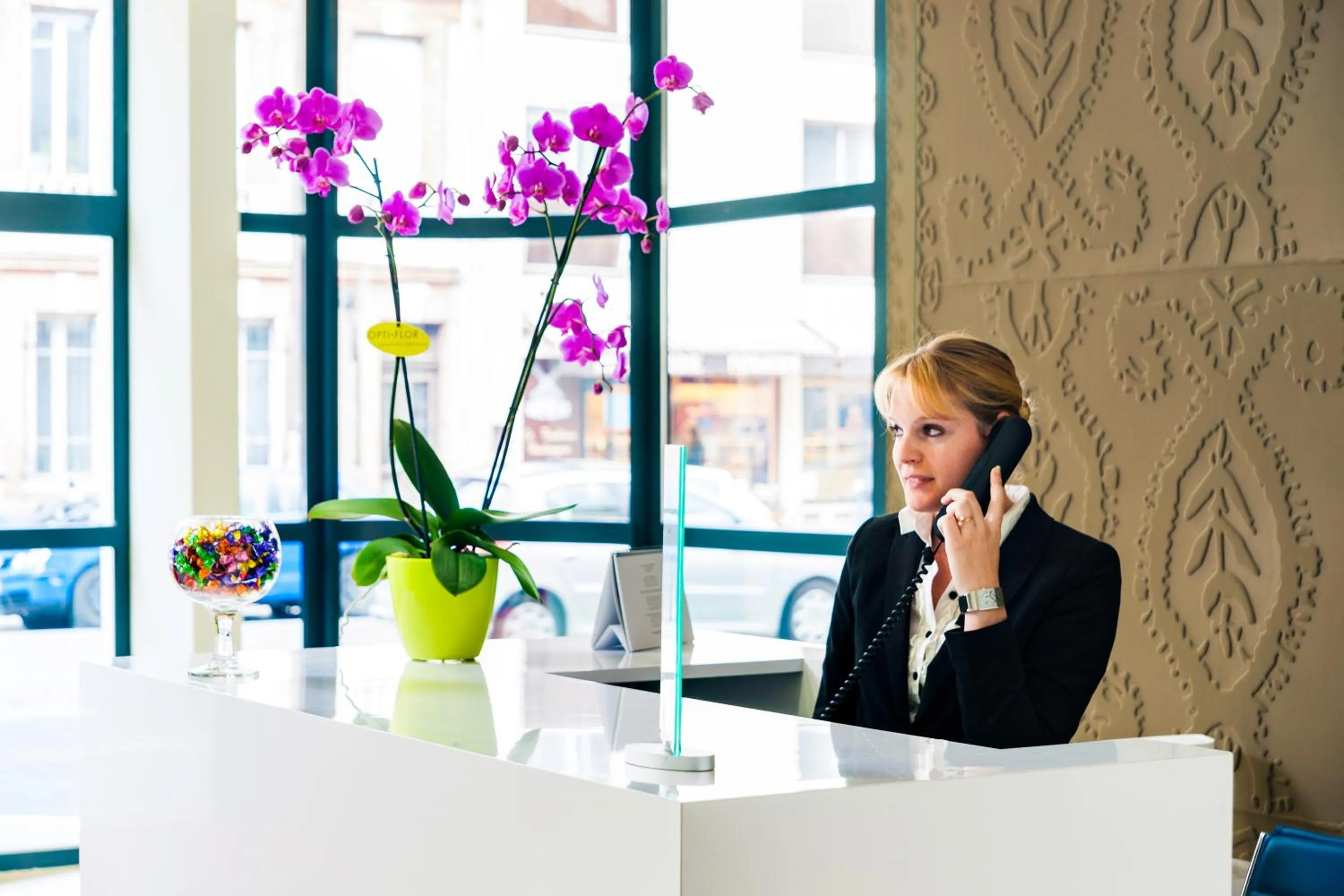 Staff in Lagrange Aparthotel Toulouse Saint-Michel