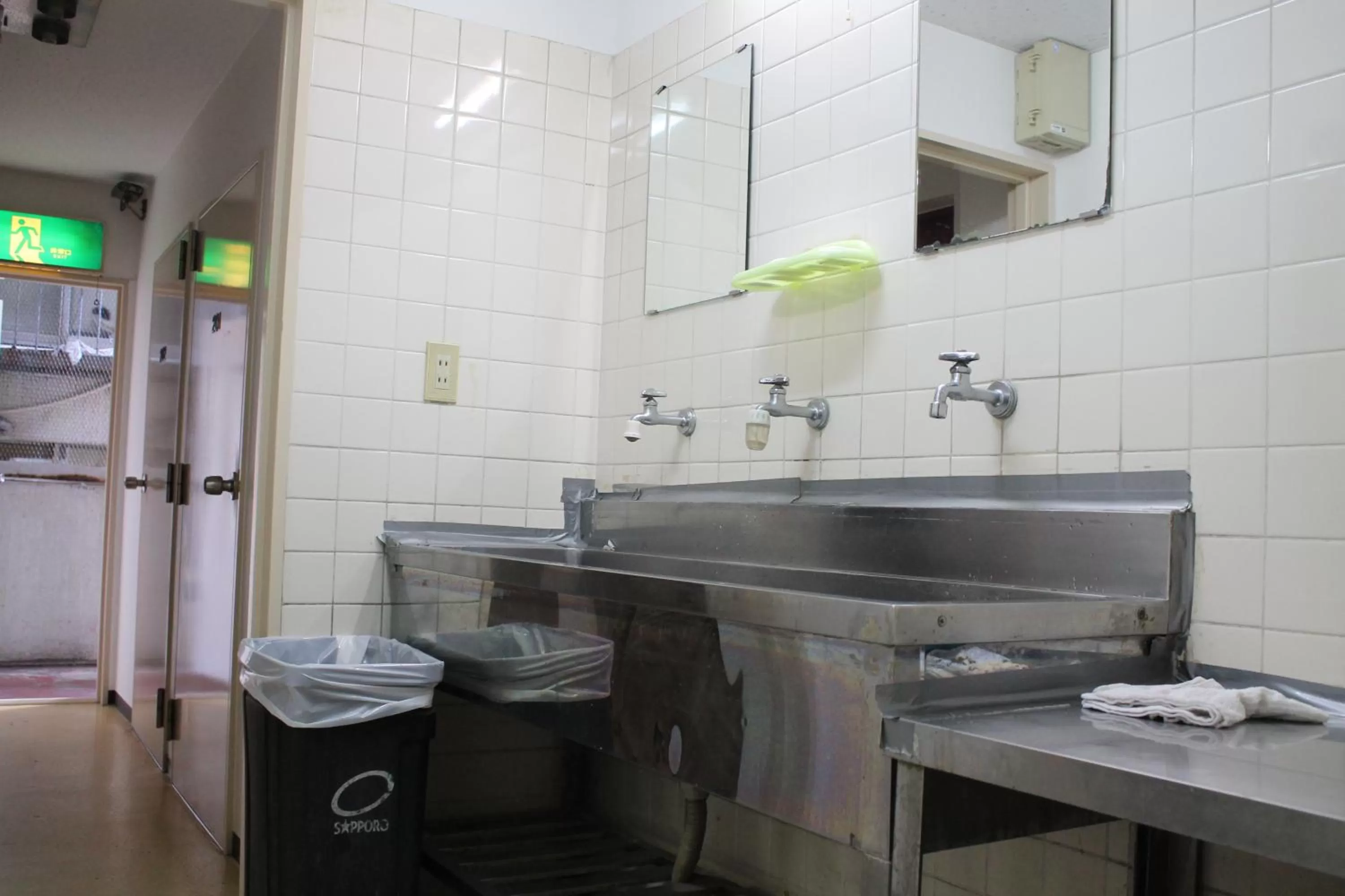 Communal kitchen in Hotel Beaver 2