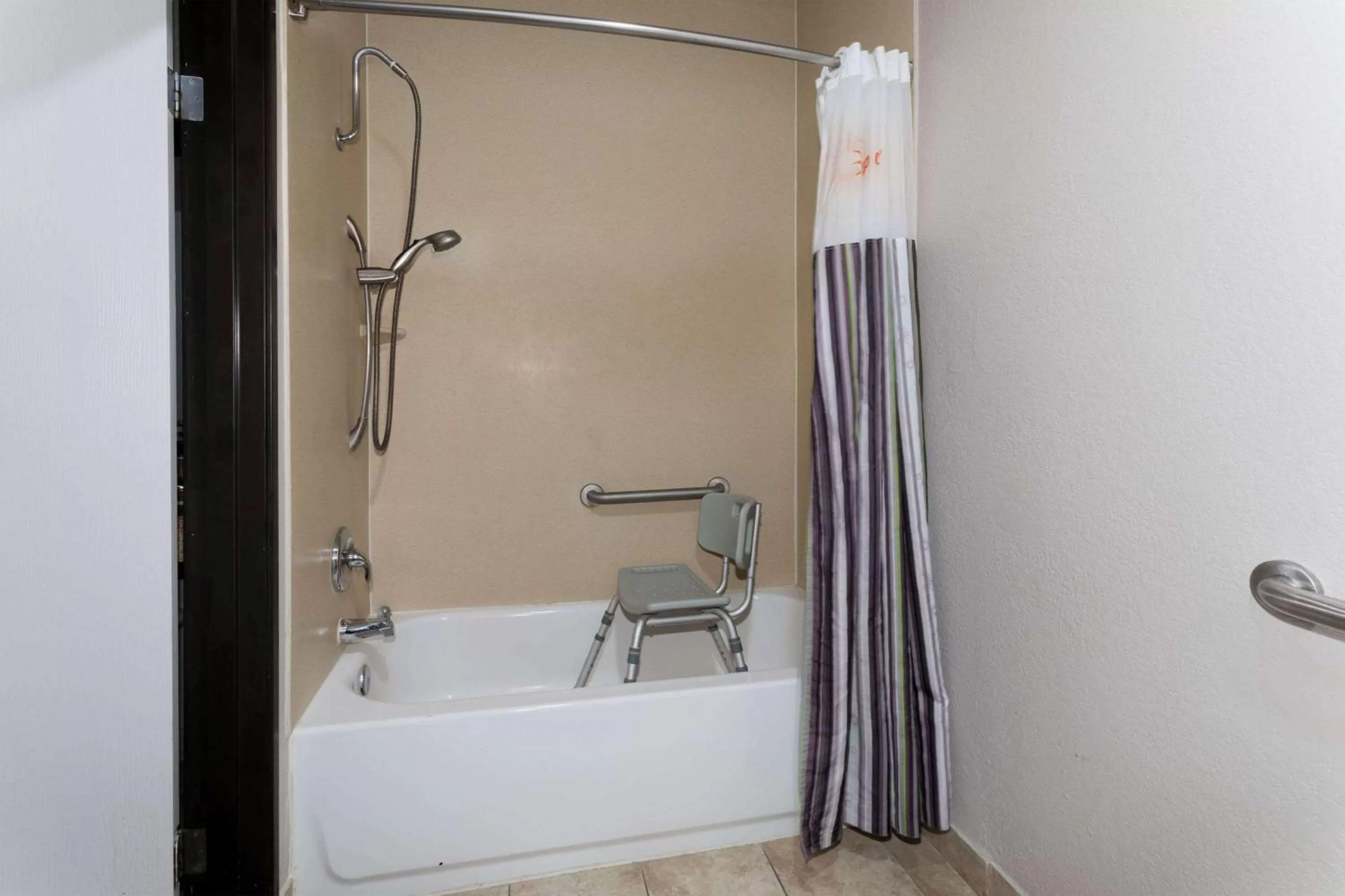 Bathroom in La Quinta by Wyndham Henderson-Northeast Denver