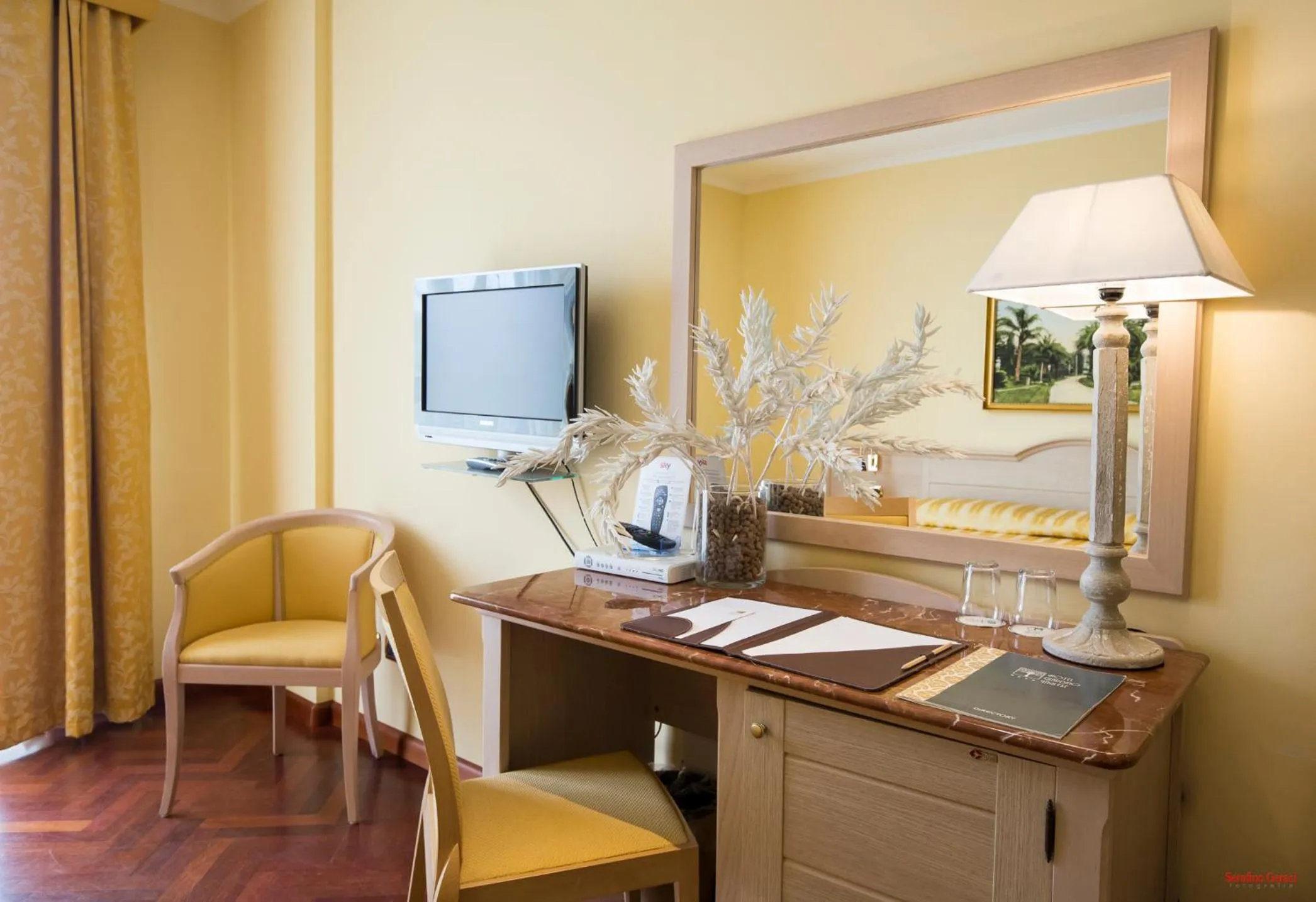 TV and multimedia in Hotel Giardino Inglese