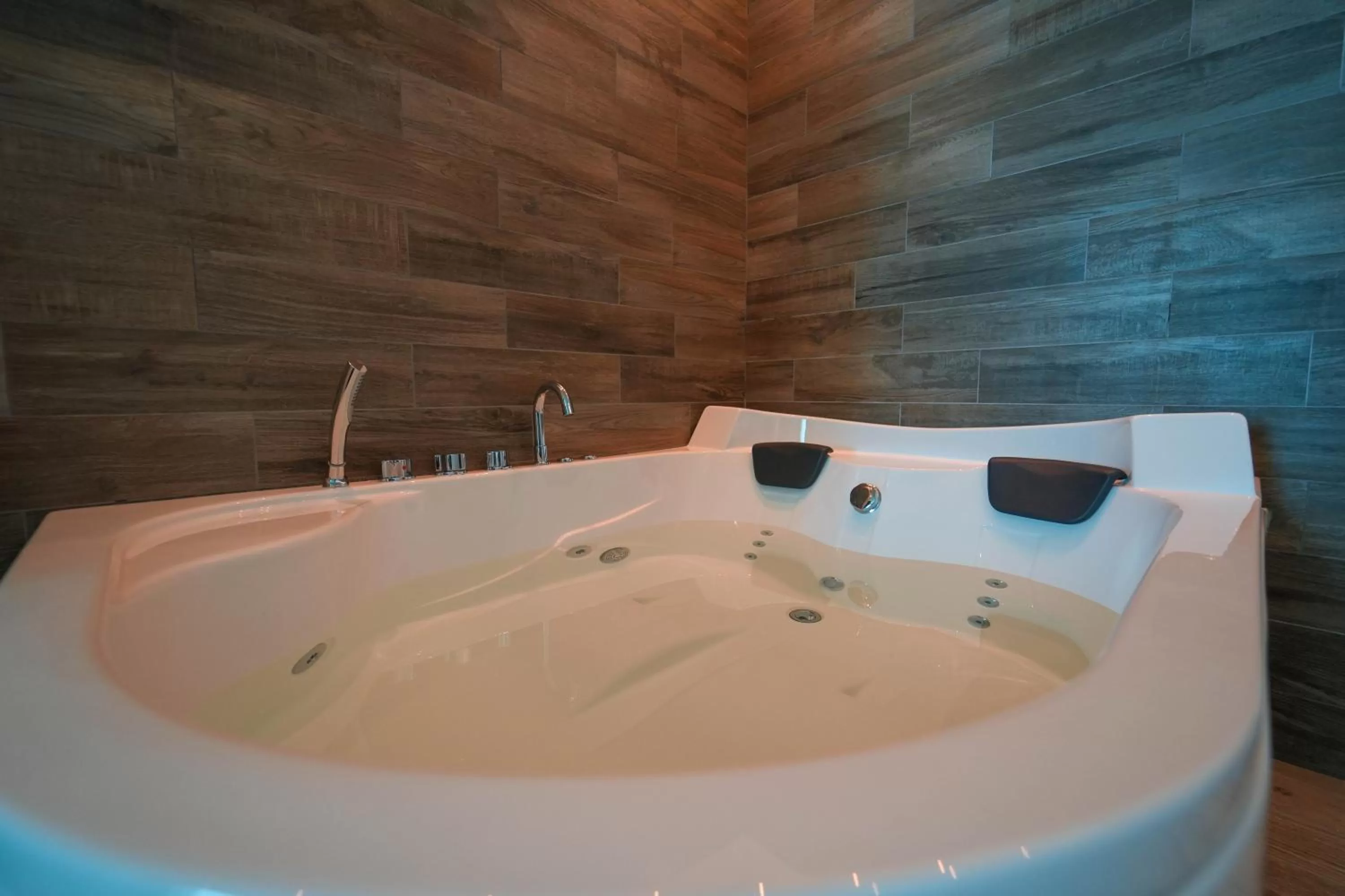 Bathroom in paradise suite