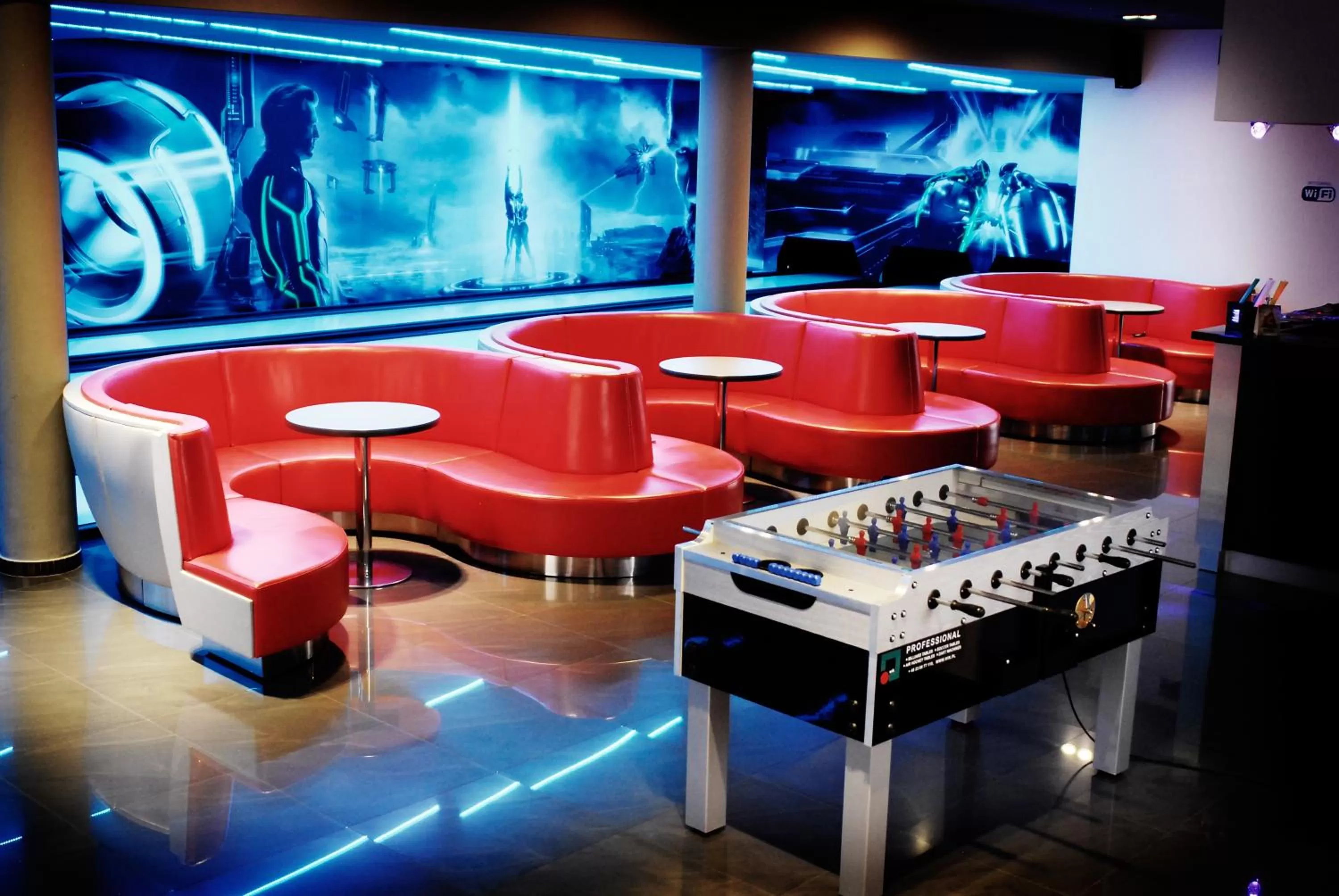 Bowling in Hotel Kiston