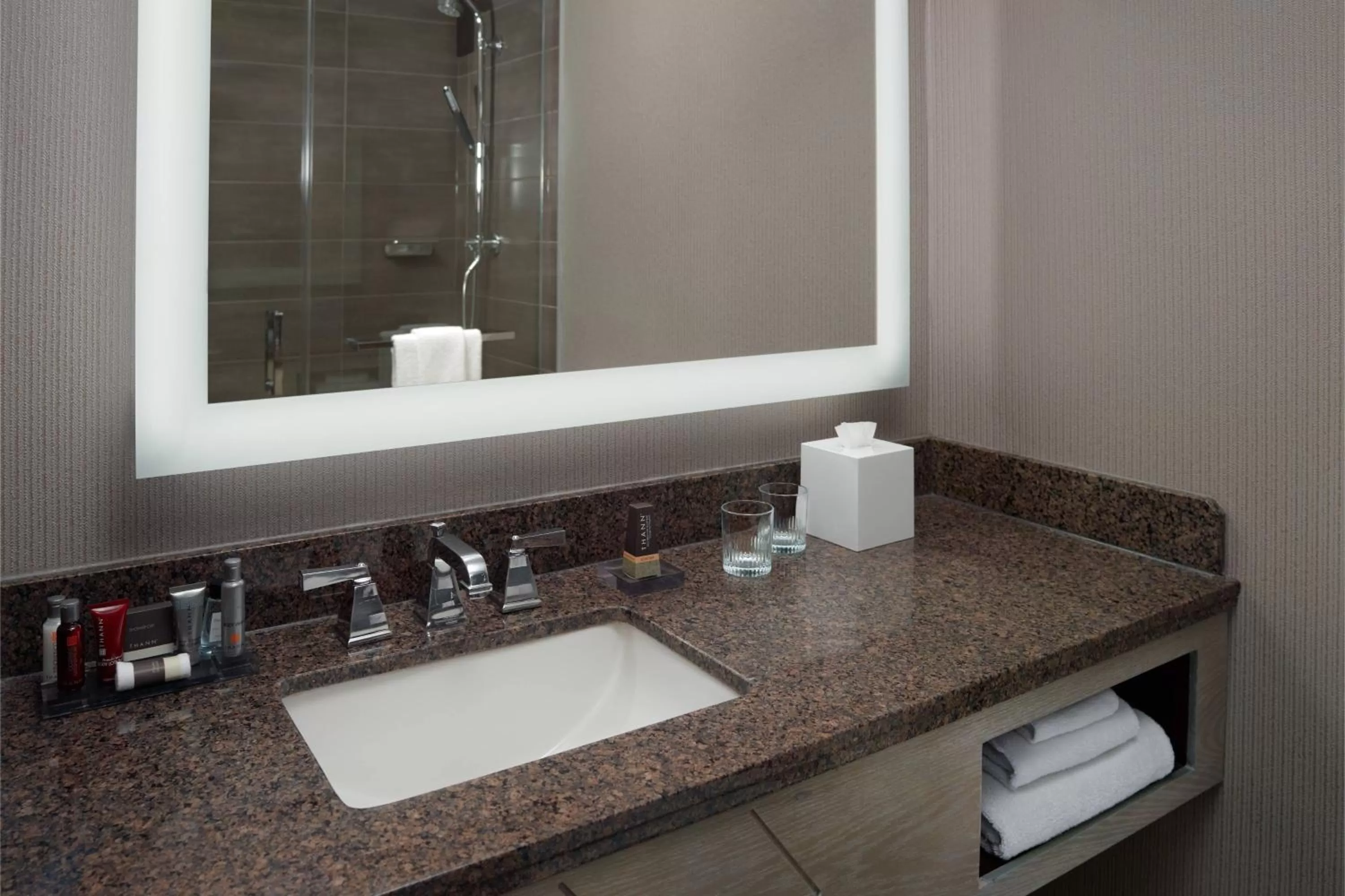 Bathroom in Atlanta Airport Marriott