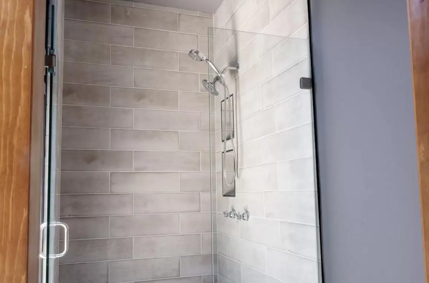 Shower, Bathroom in The Studios 22800