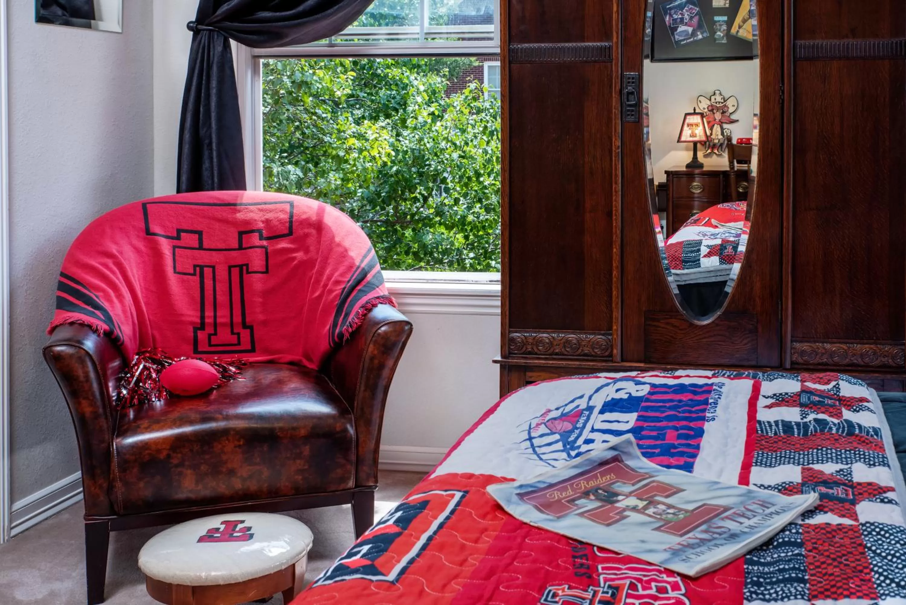 Seating area in Woodrow House Bed & Breakfast
